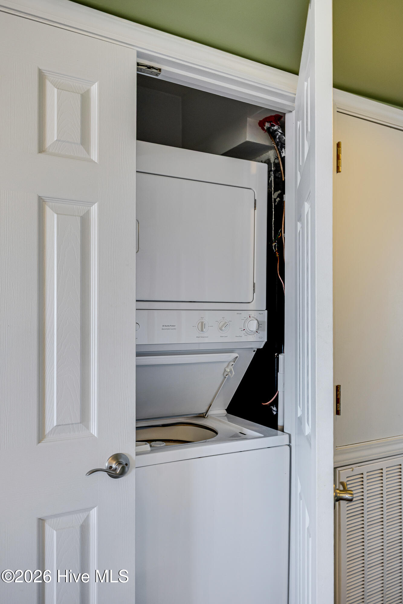 100548192 | Photo 22