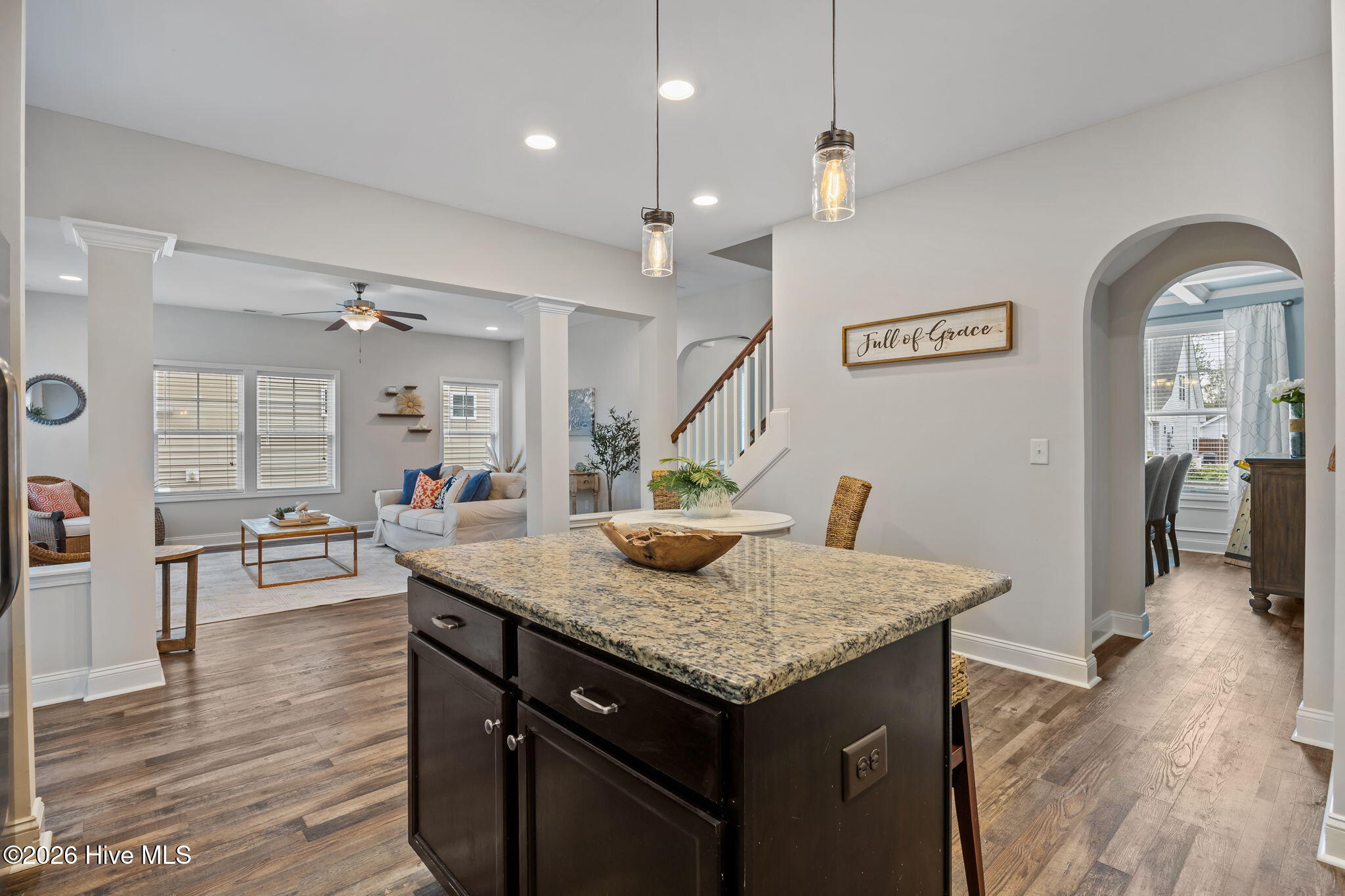 100565908 | Photo 10