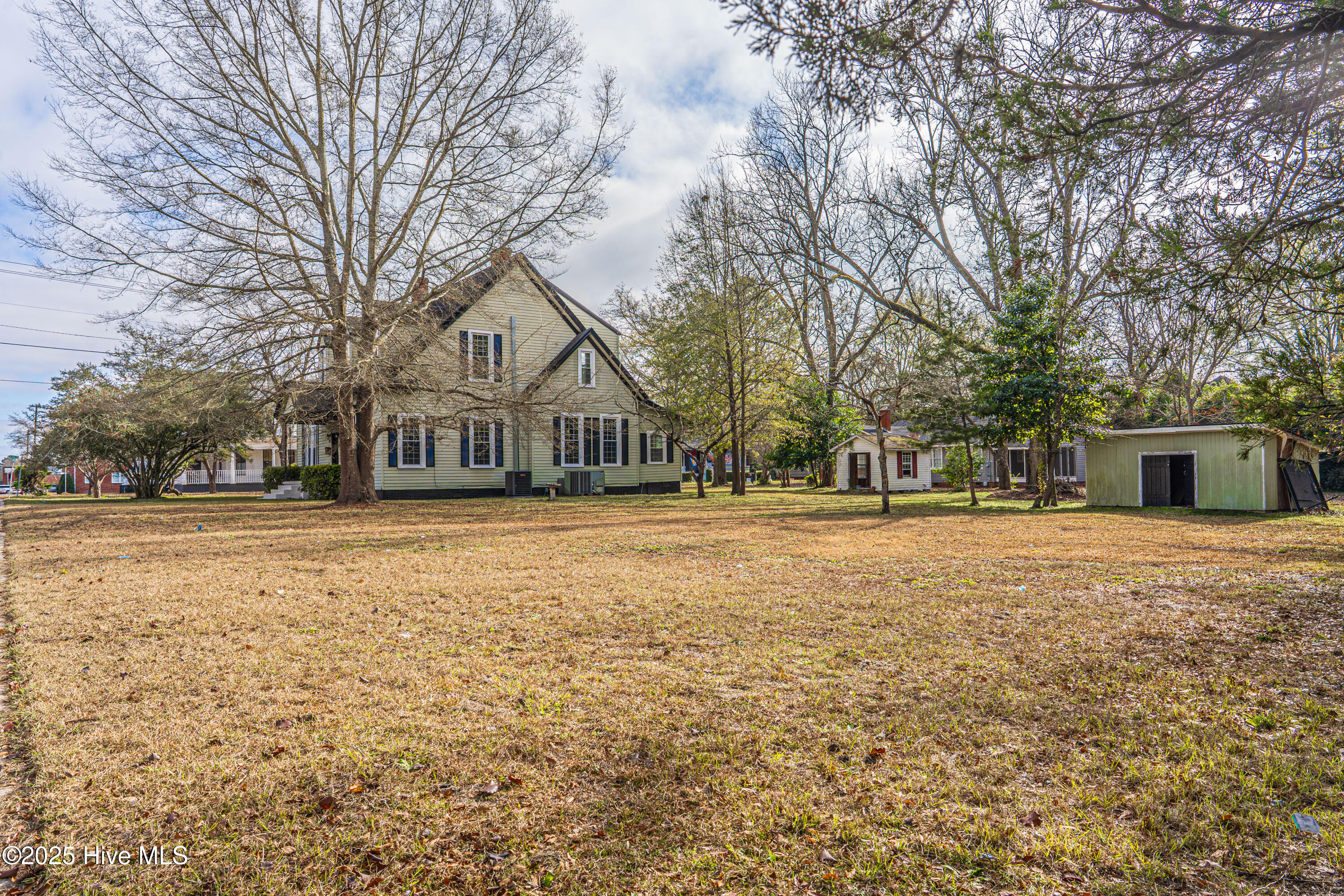 Homes for sale in Maxton, NC | 301 W Central St, Maxton, NC 28364 | MLS# 100543892