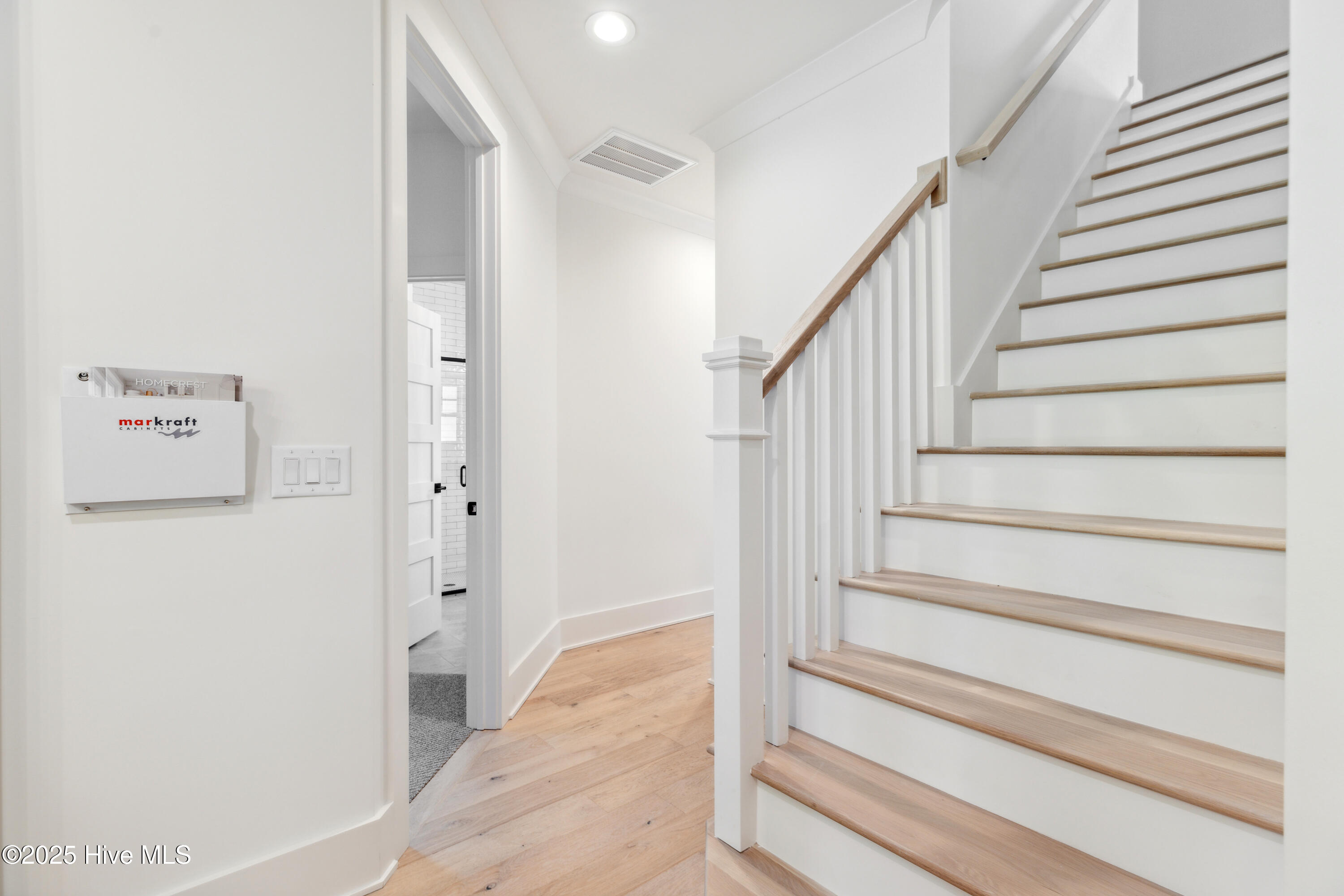 100523457 | Photo 57