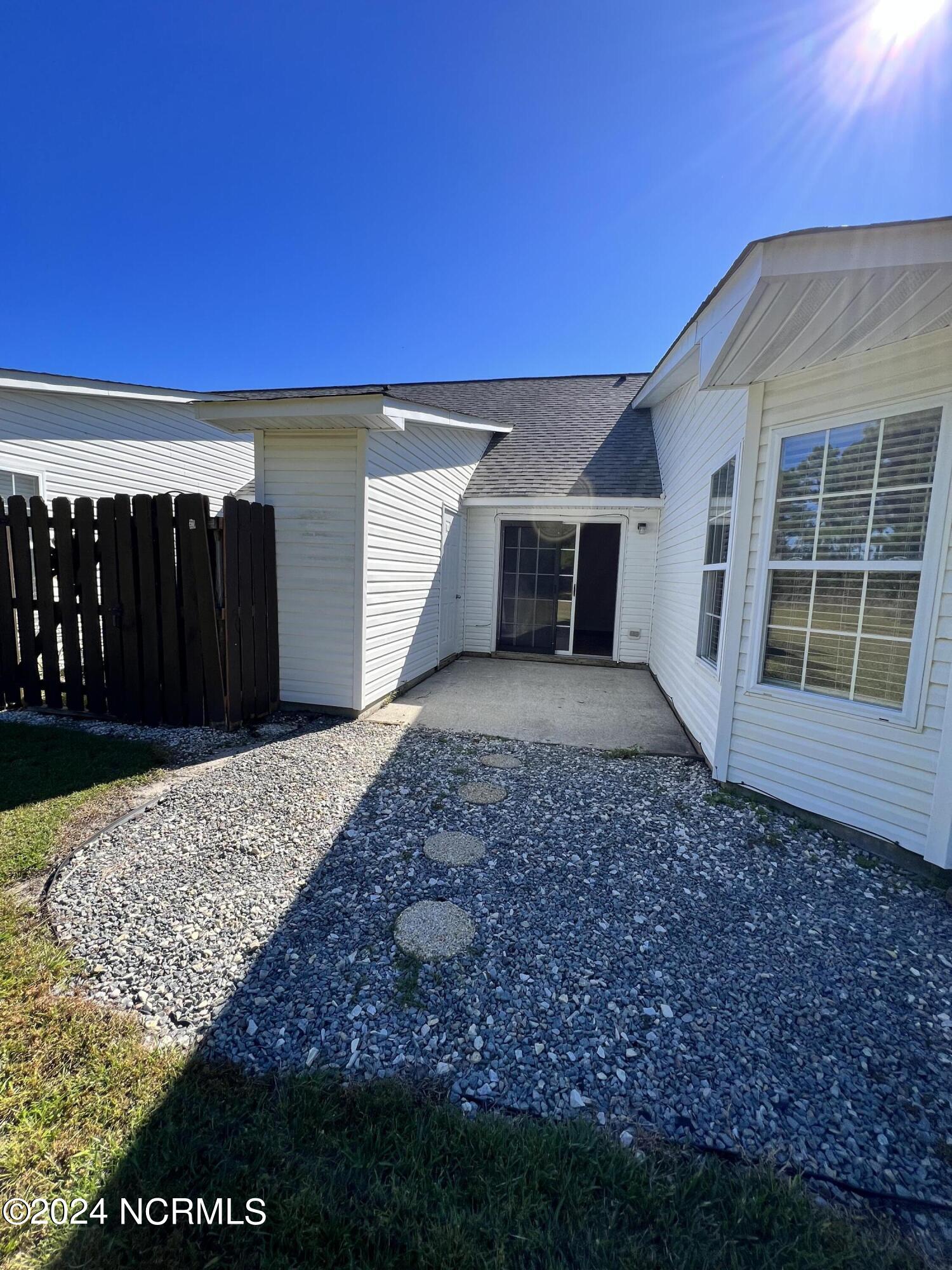 100558734 | Photo 15