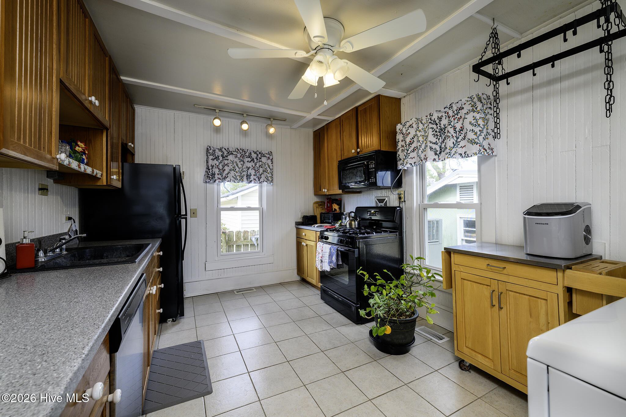 402 Hodges Street, Oriental, NC, 28571