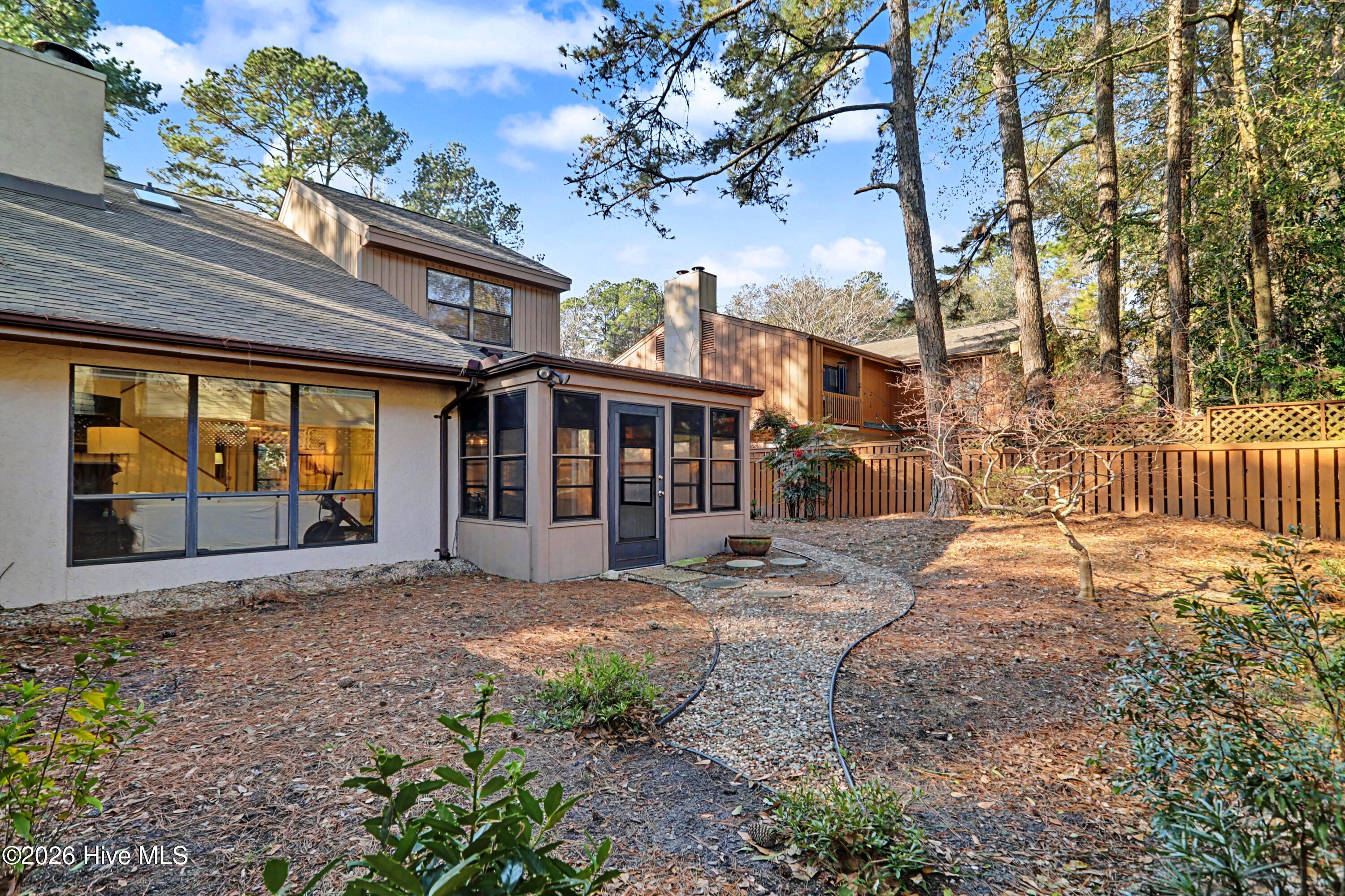 100553019 | Photo 30