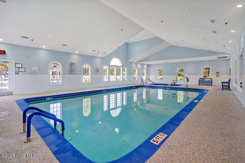 100567236 | Photo 42