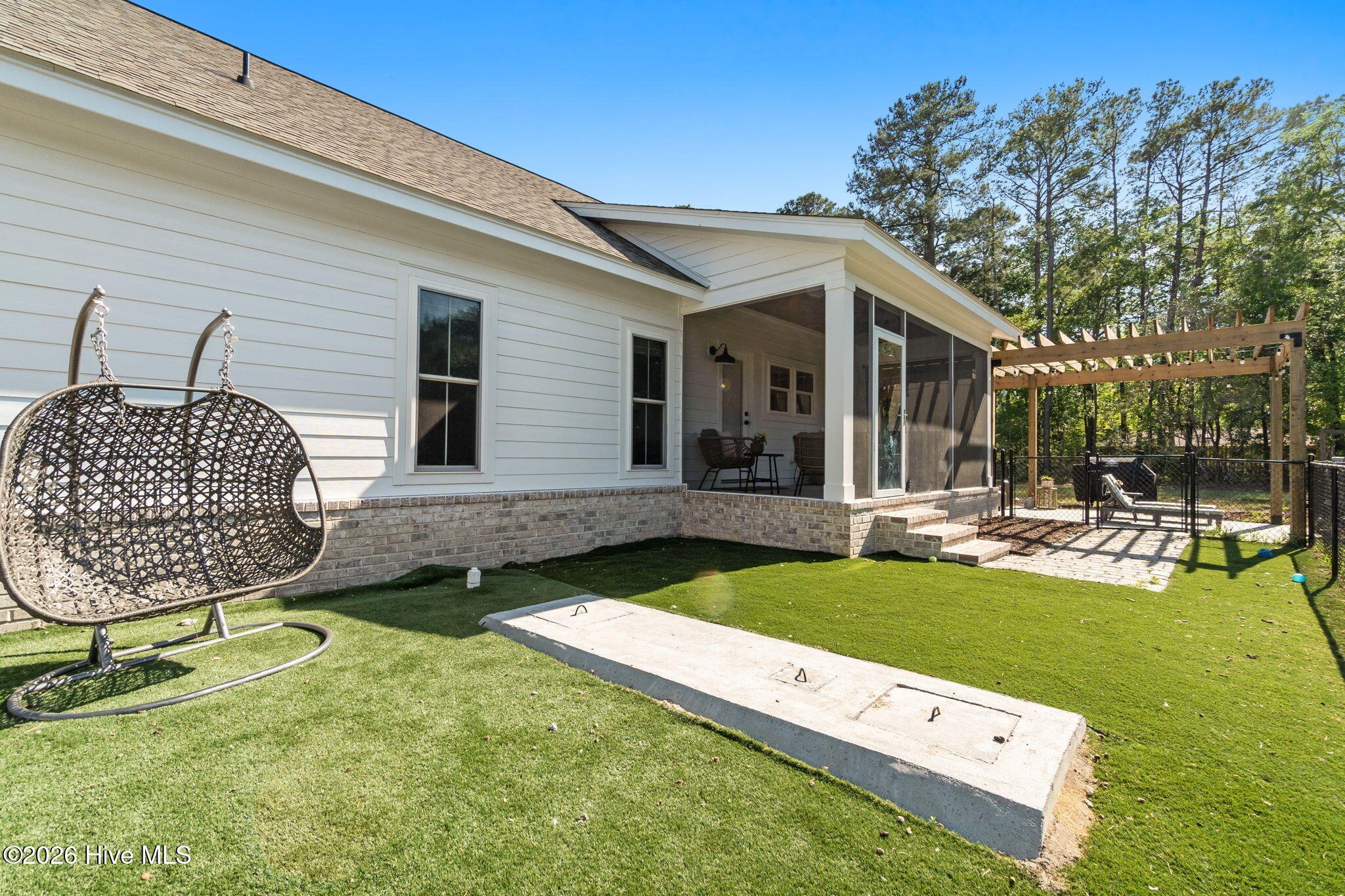 100569675 | Photo 36