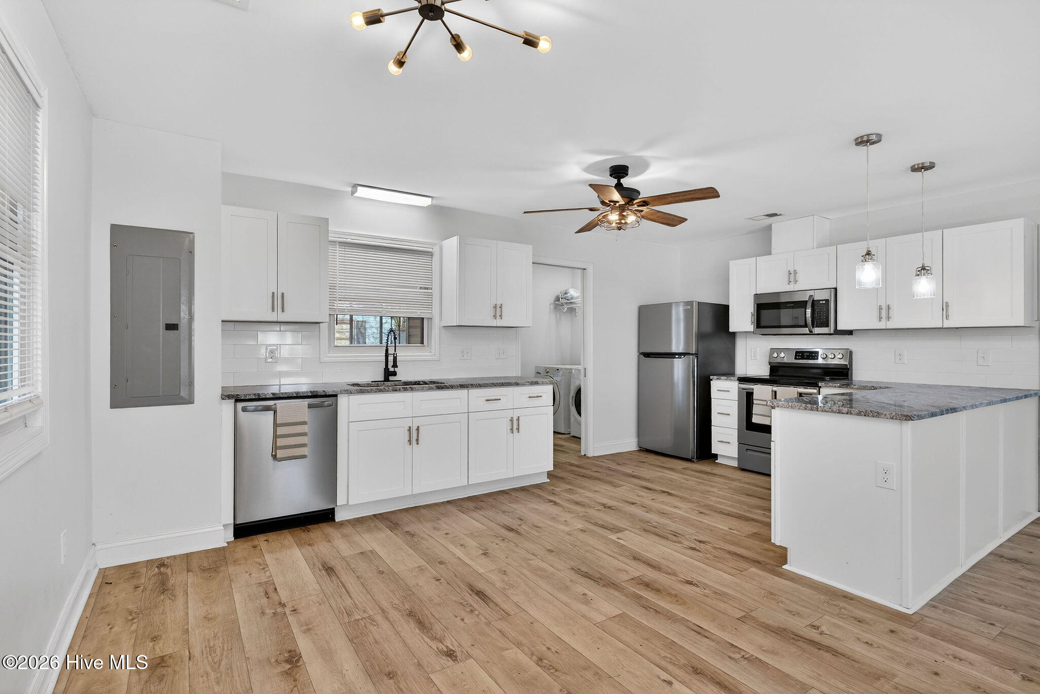 100550452 | Photo 10