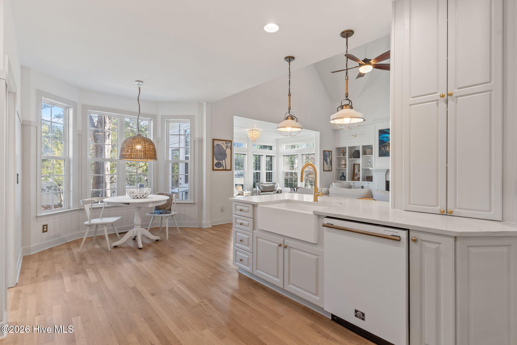 100561697 | Photo 17