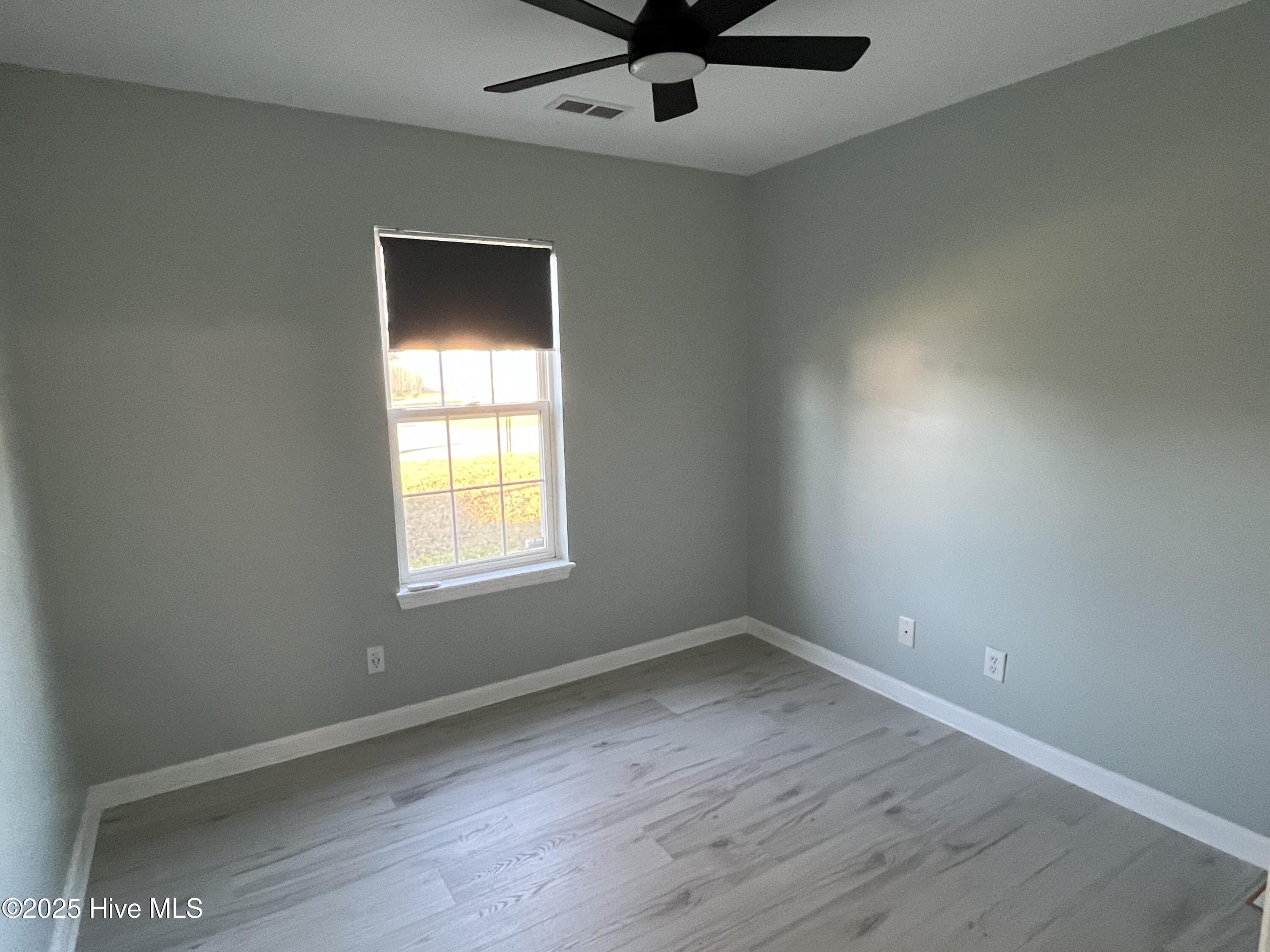 100559097 | Photo 15