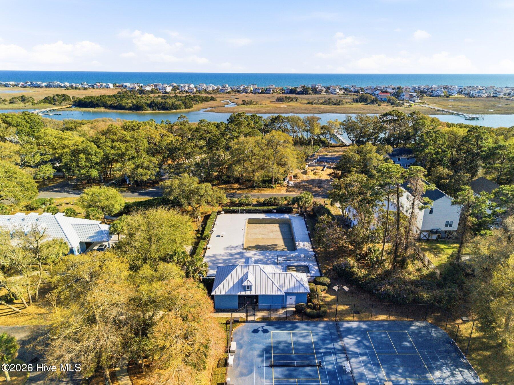 100541579 | Photo 36