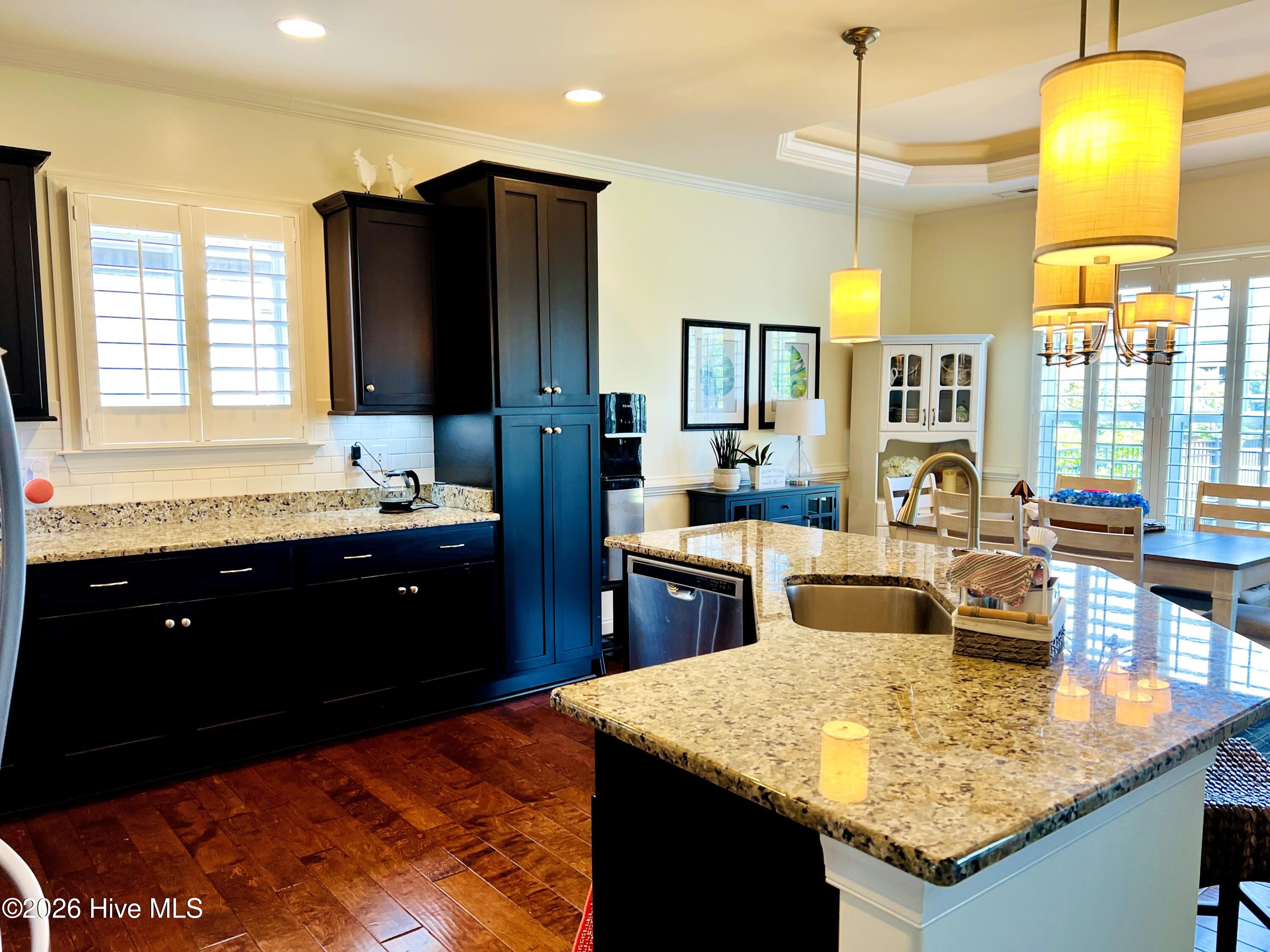 100562211 | Photo 16