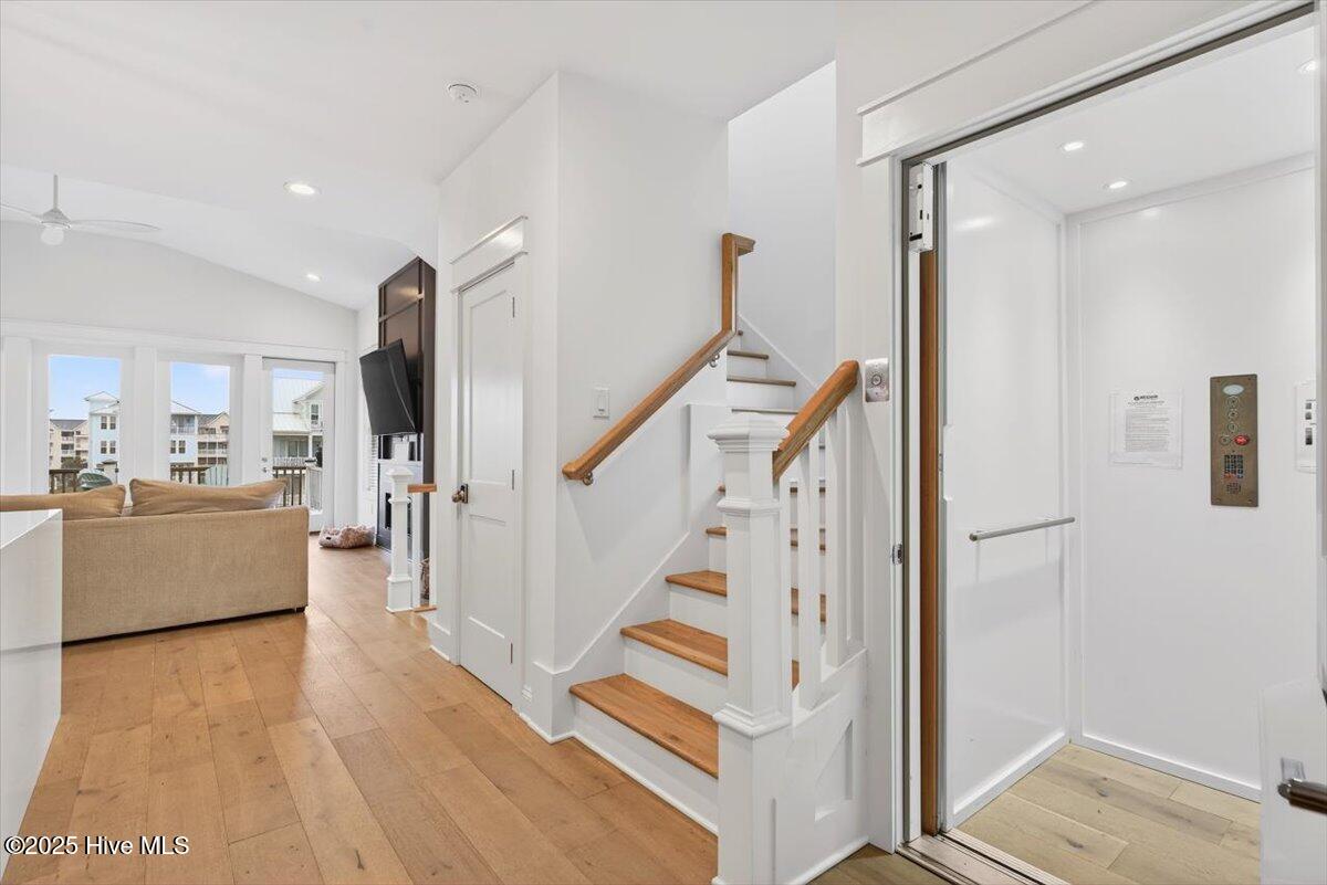 100544766 | Photo 11