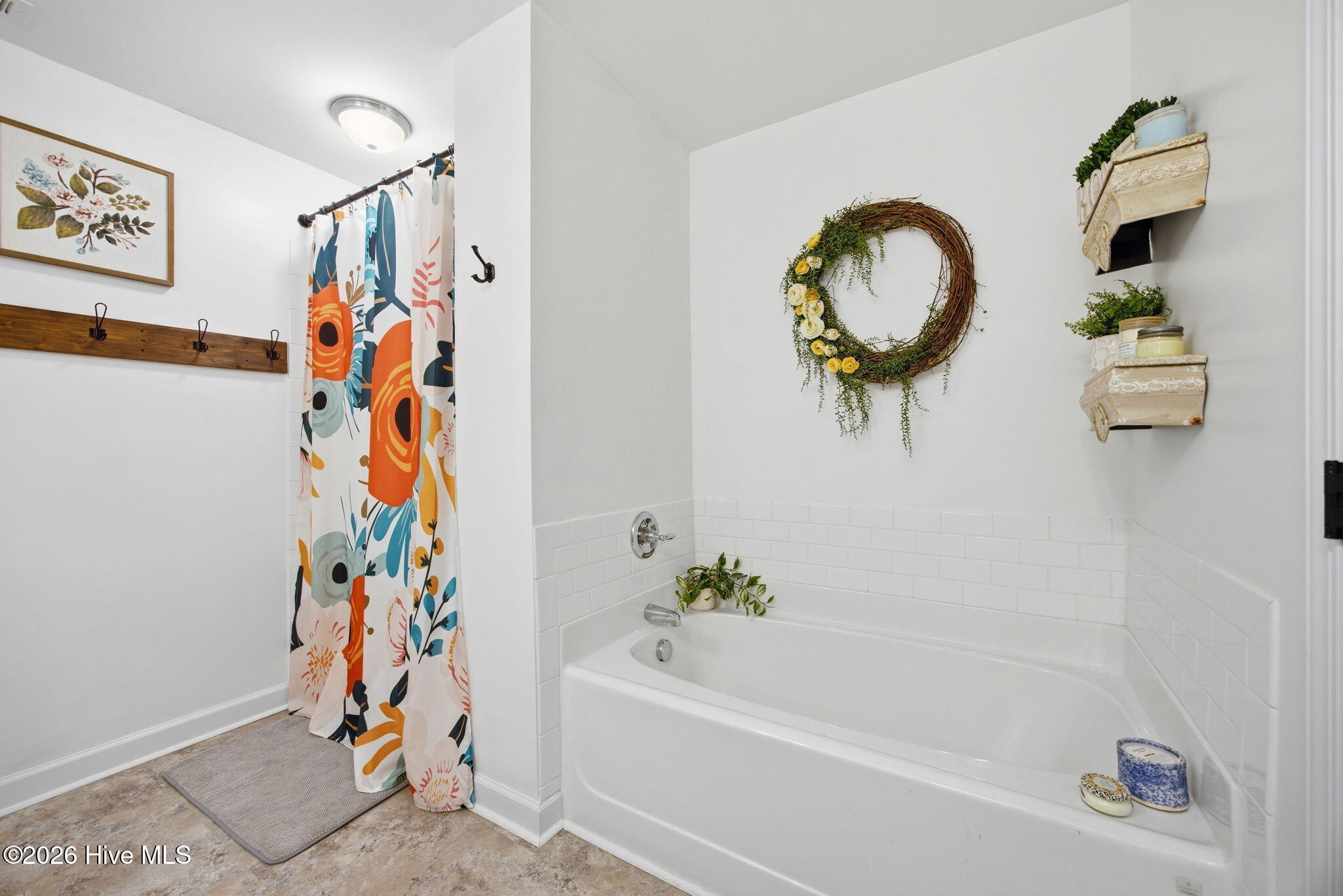 100570576 | Photo 23