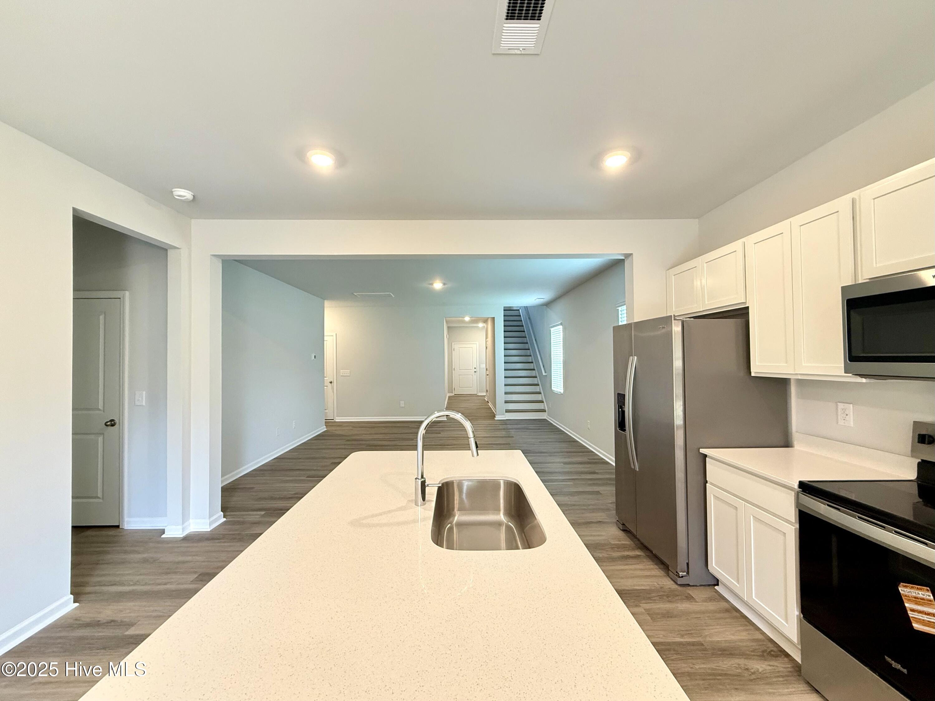 100526181 | Photo 28