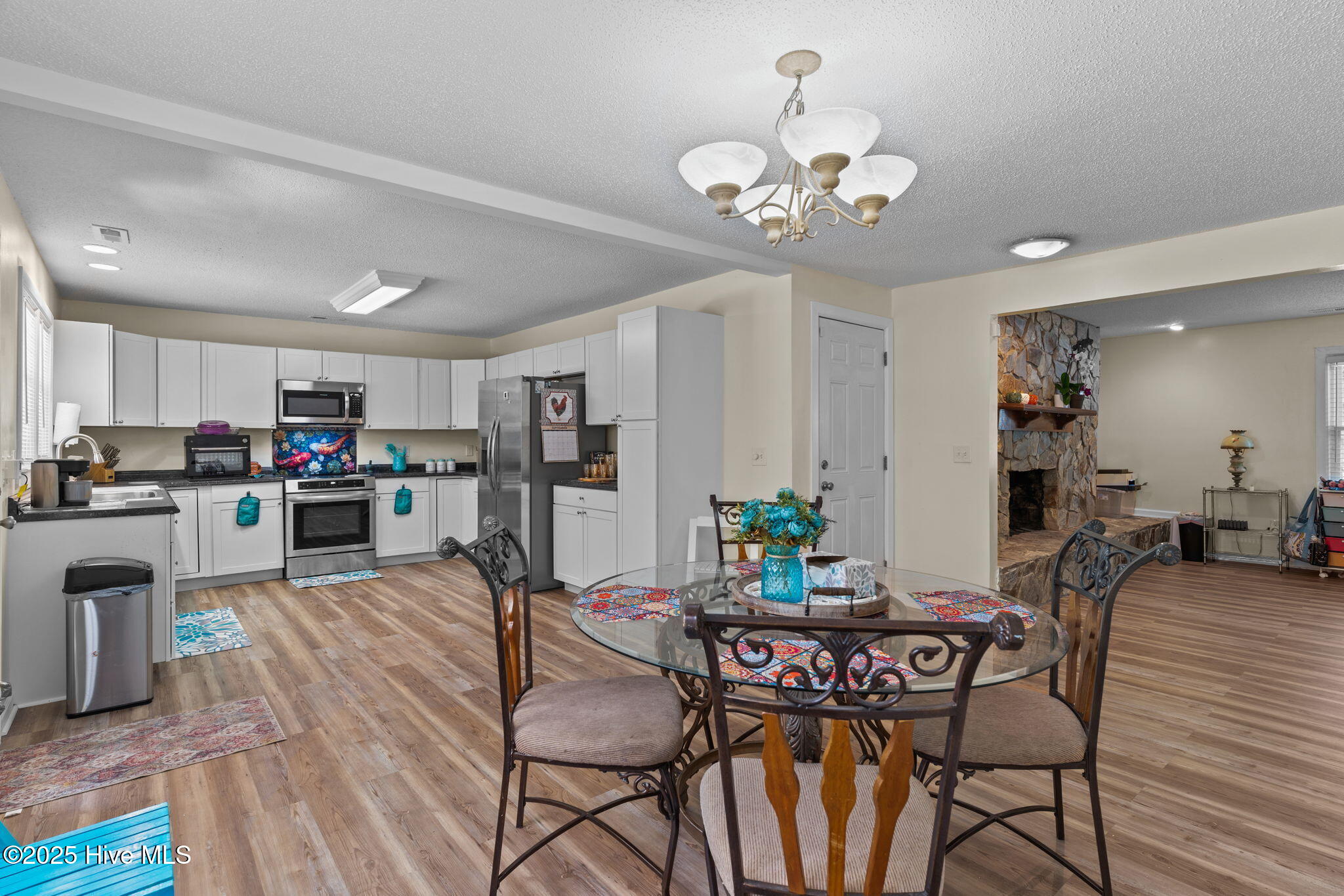 100530137 | Photo 12