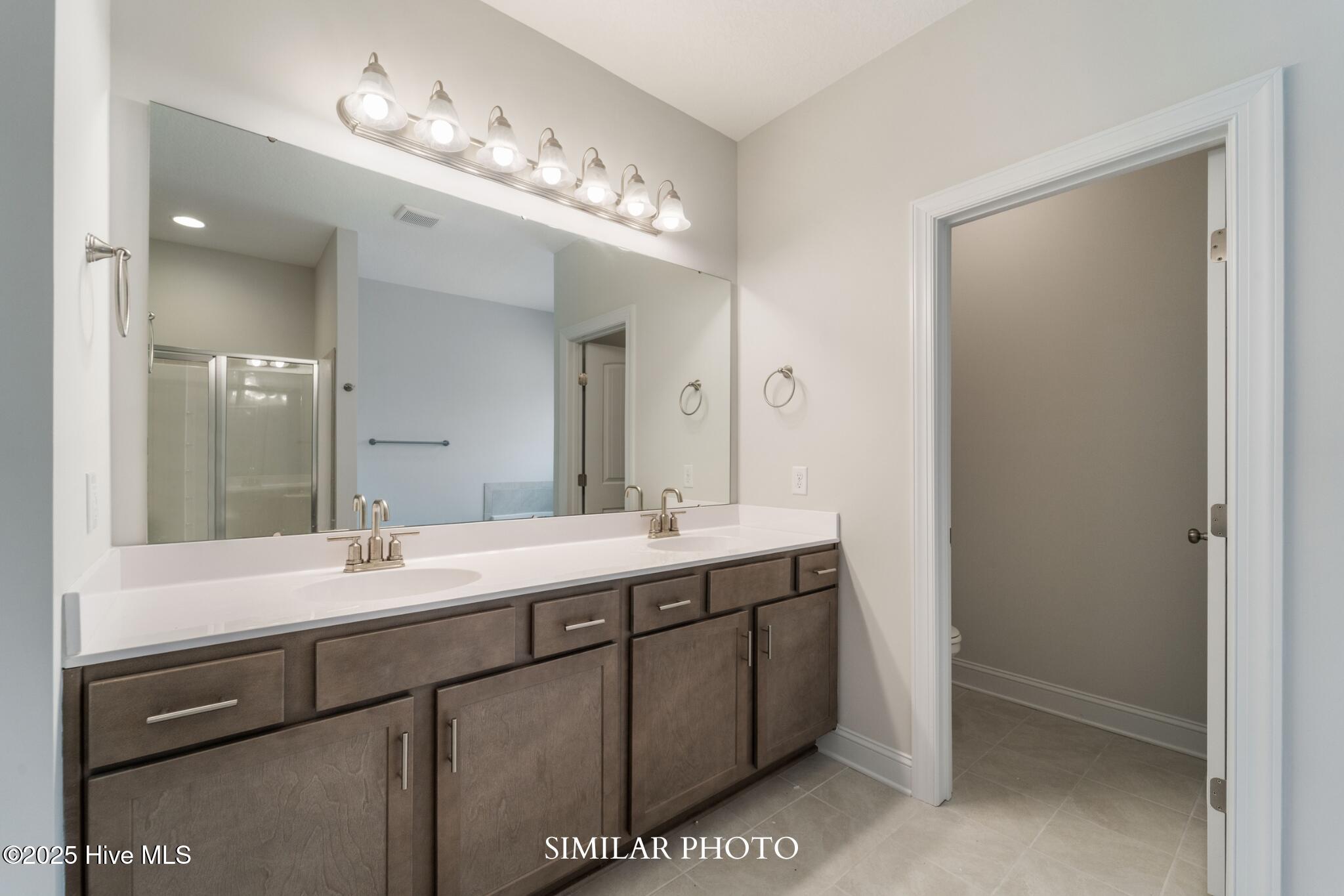 100546139 | Photo 19