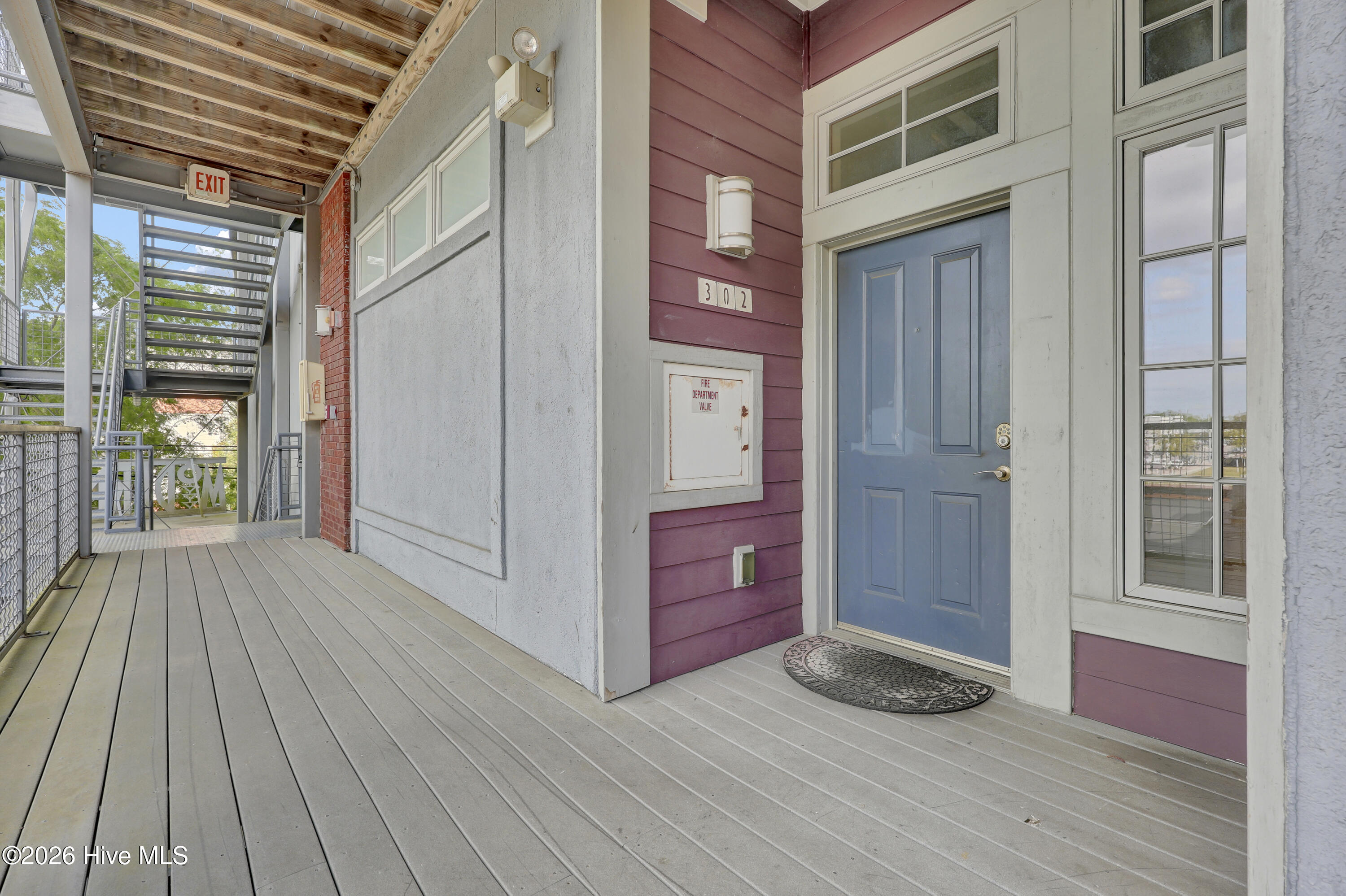 100566335 | Photo 31