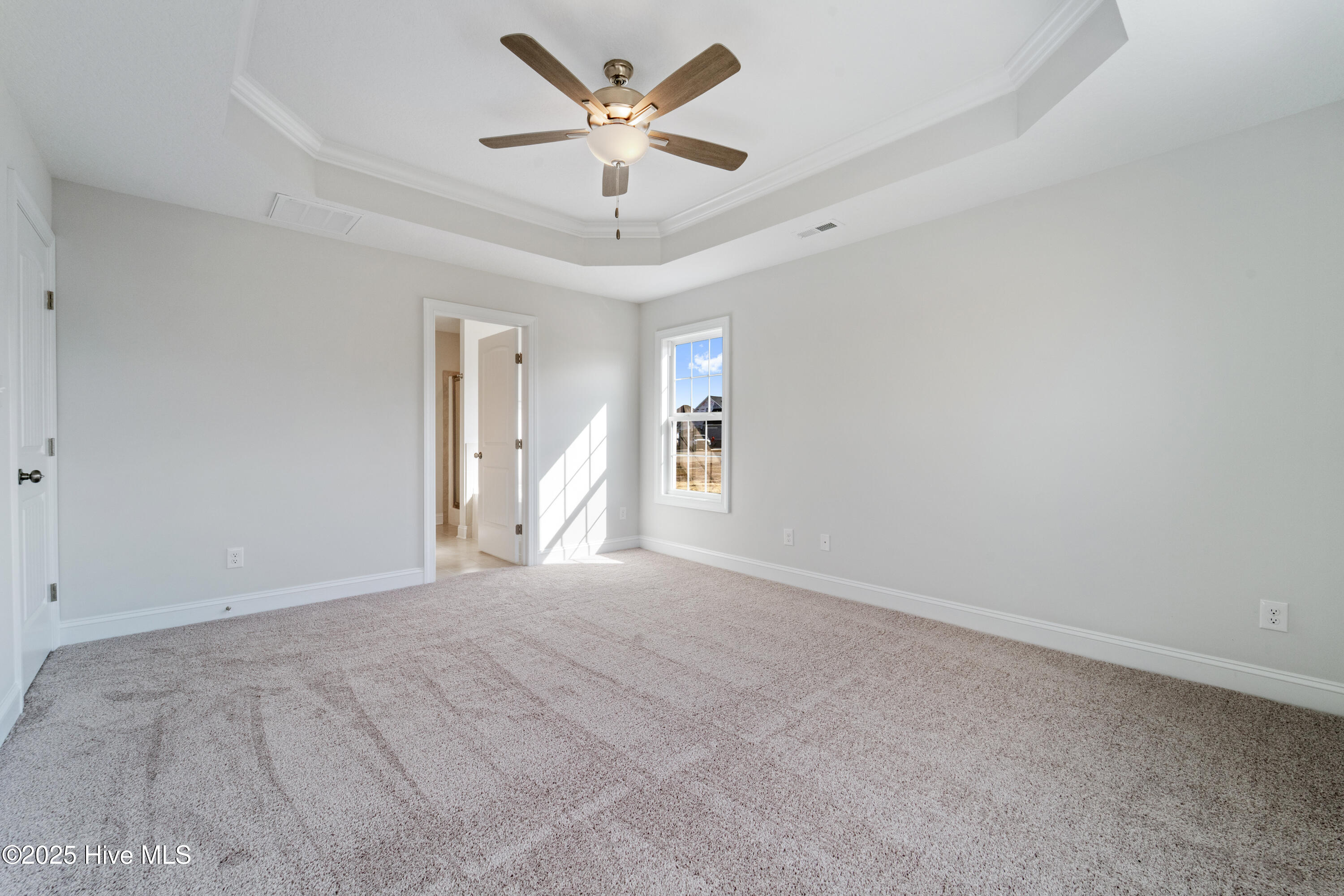 100493464 | Photo 18