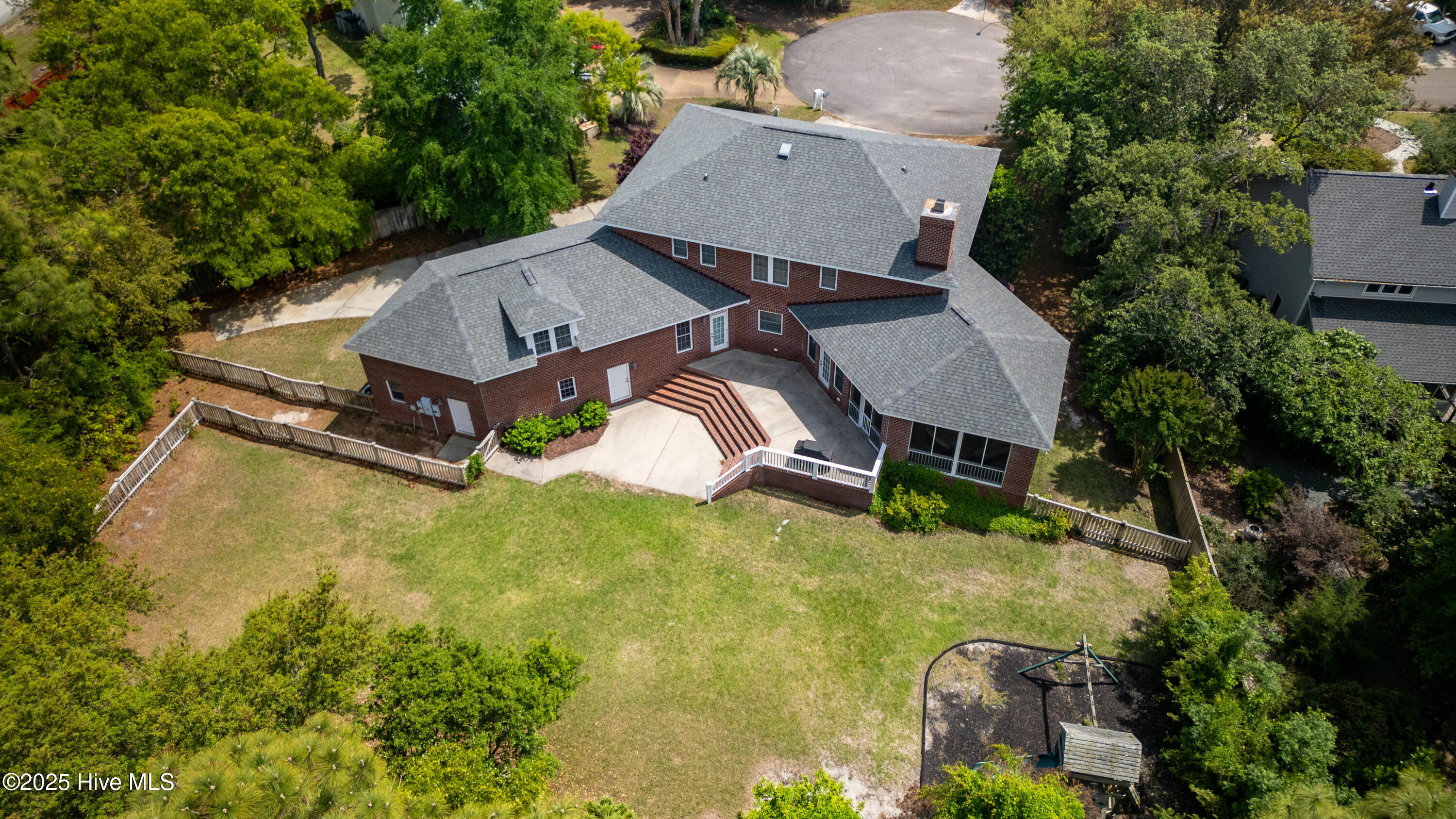 100504337 | Photo 46