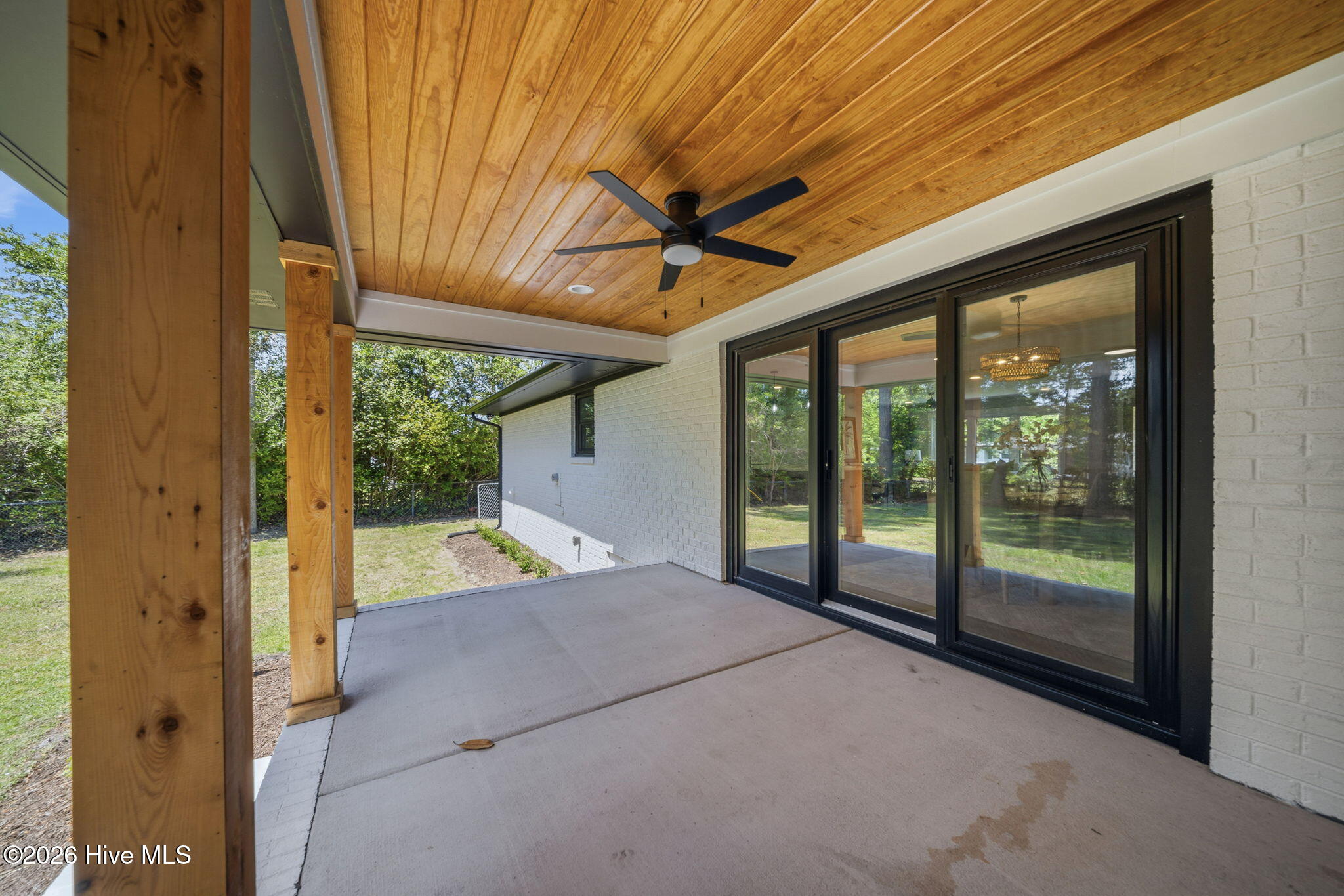 100569769 | Photo 57