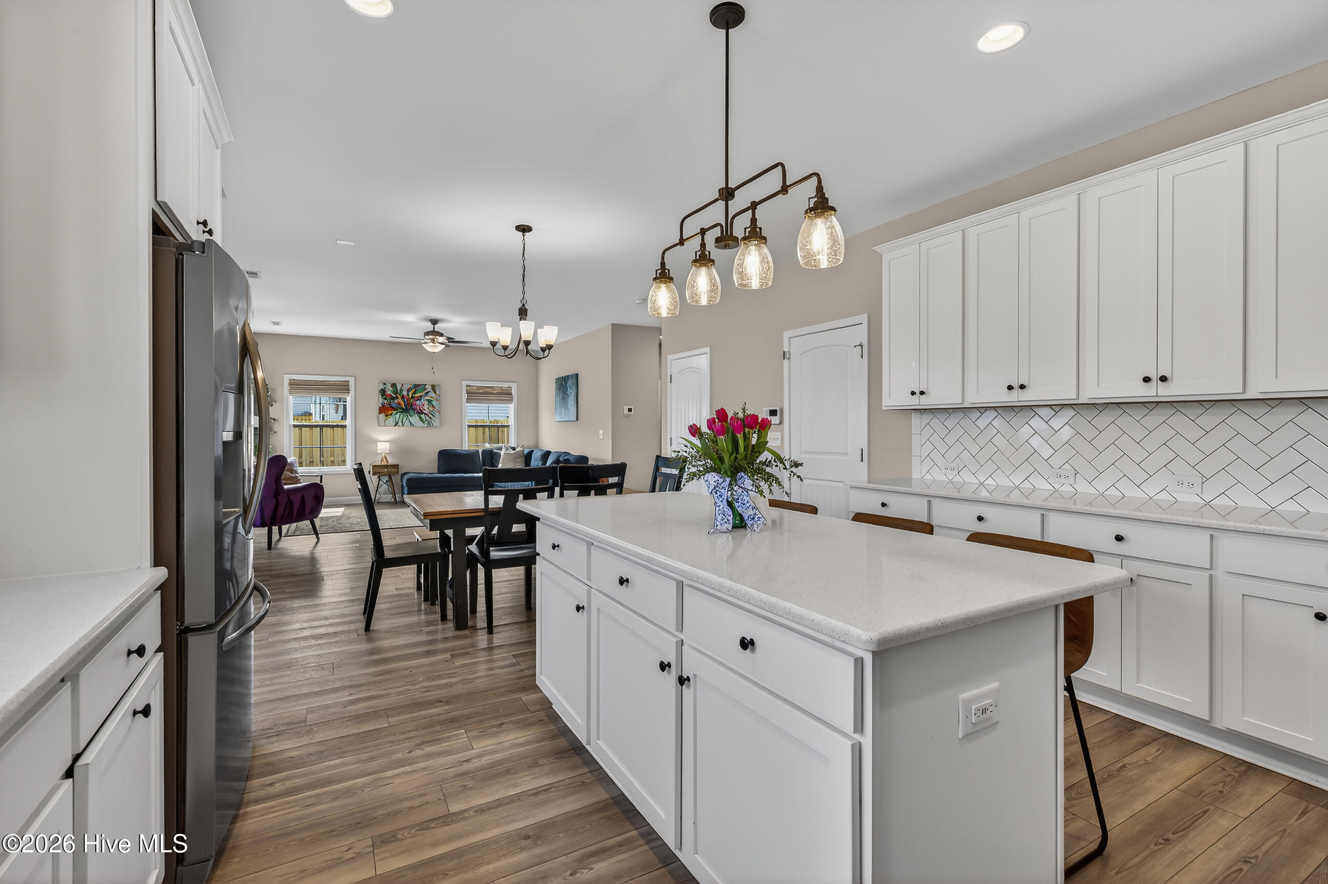 100561356 | Photo 16