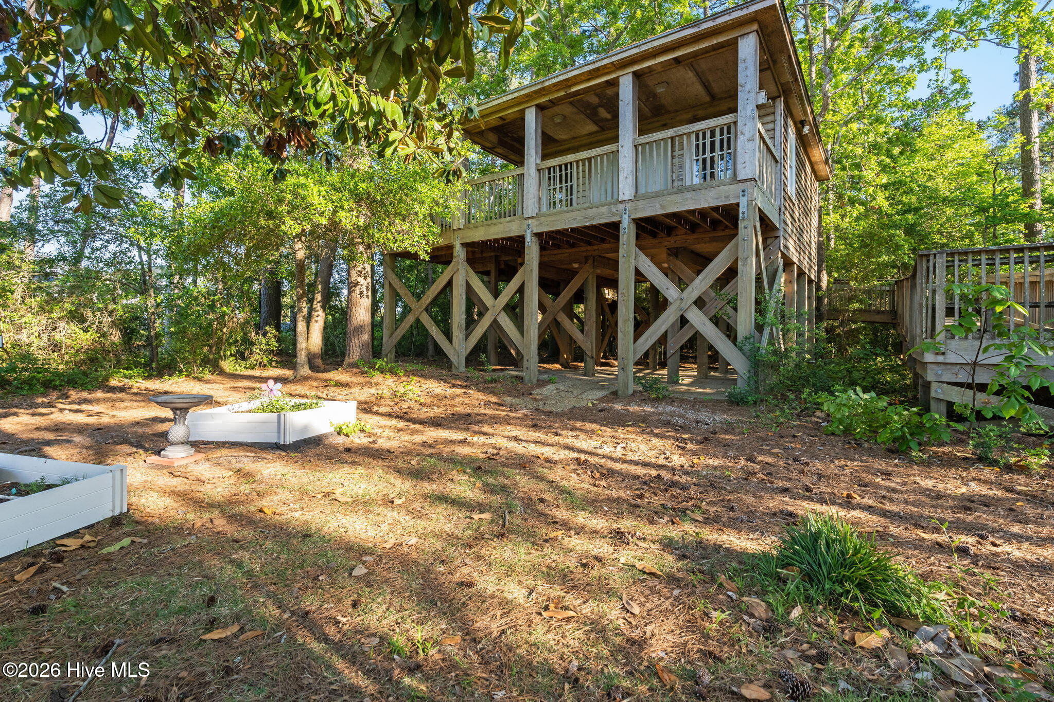 100568593 | Photo 38