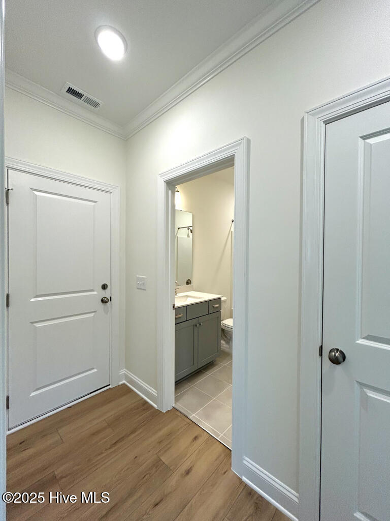 100510168 | Photo 69