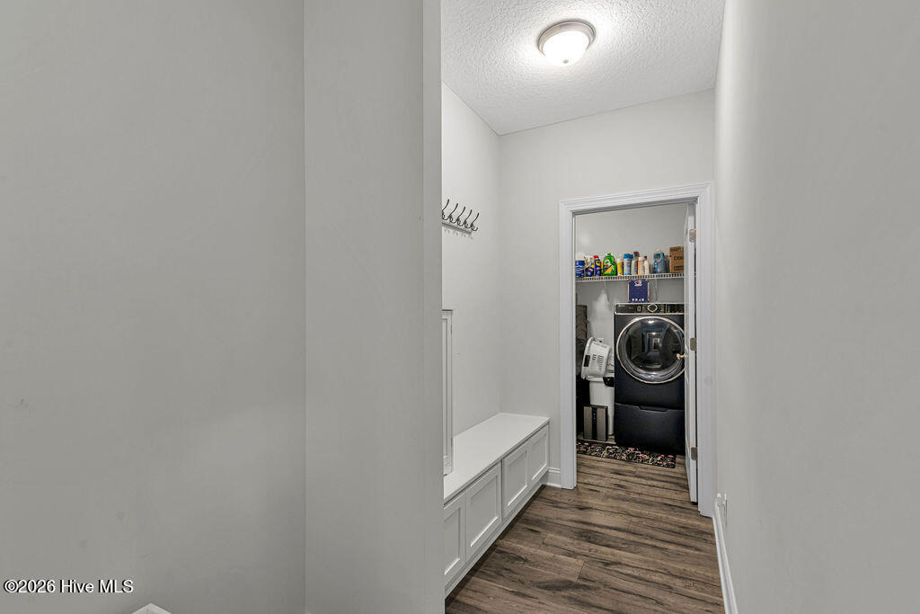 100549970 | Photo 26