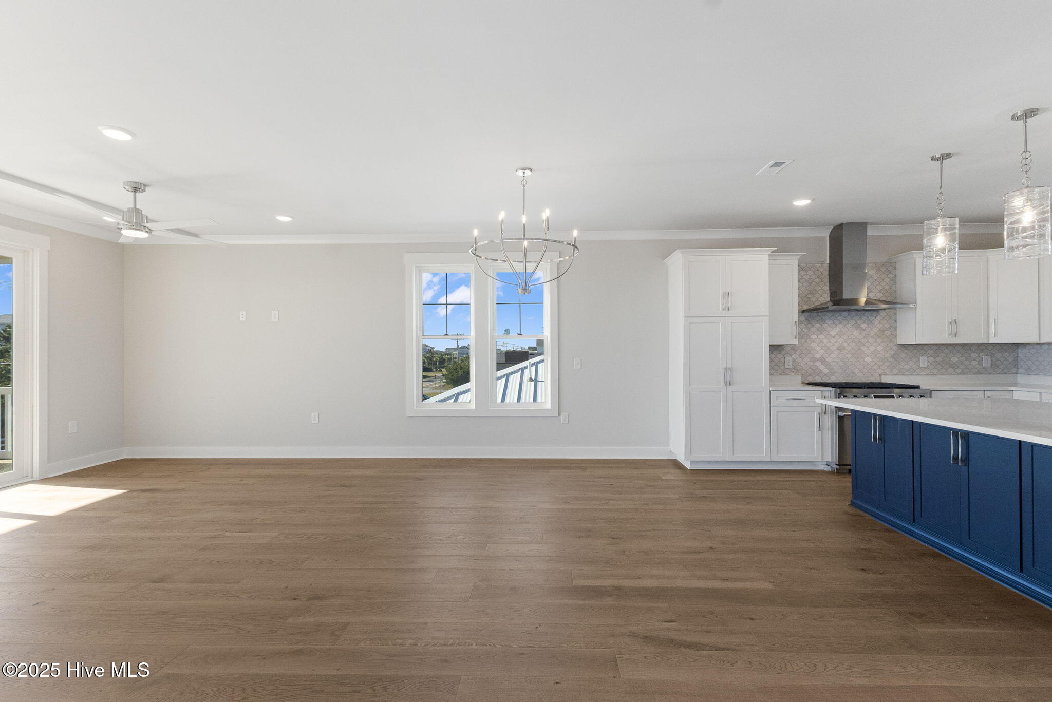 100522656 | Photo 17