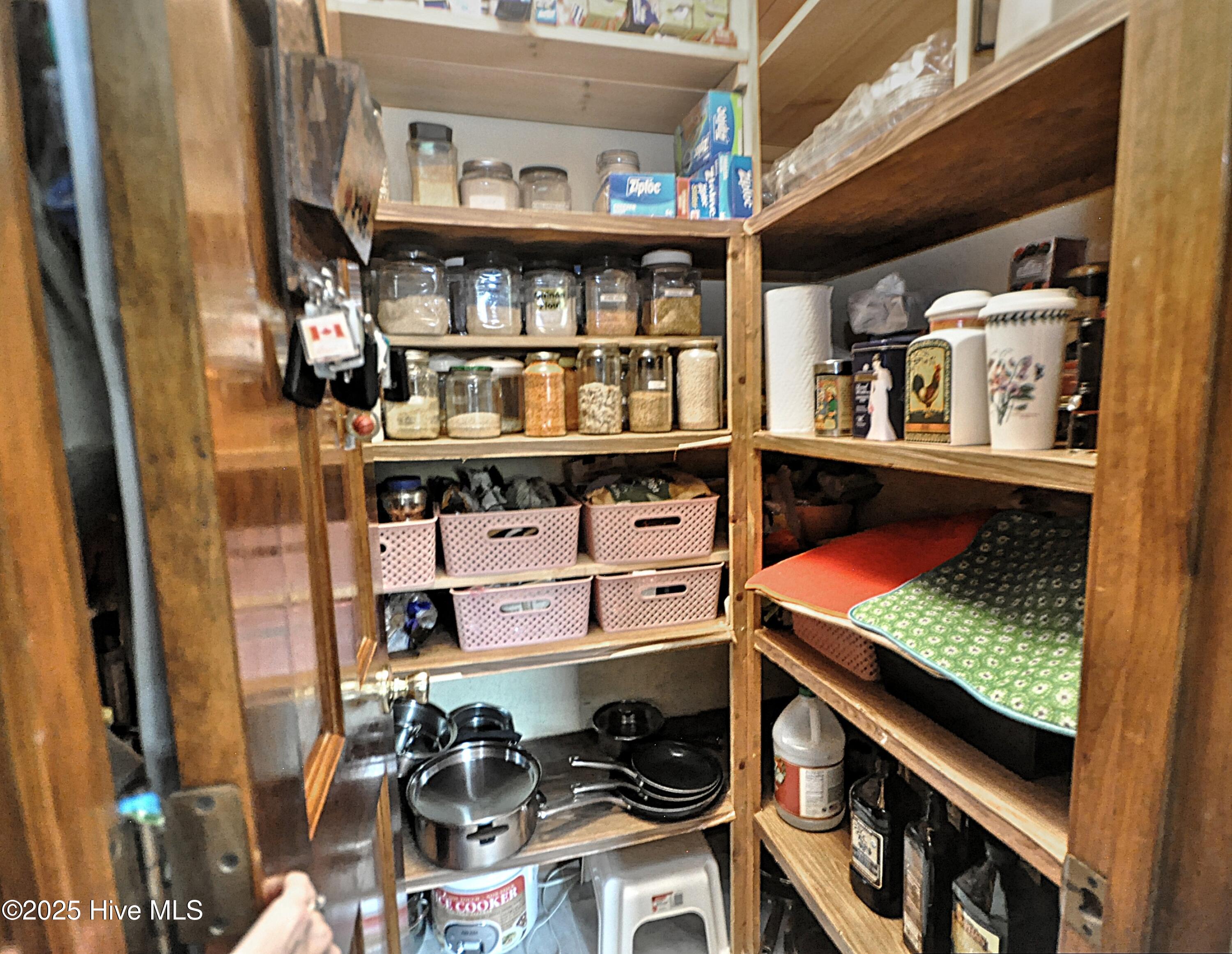 100546216 | Photo 17