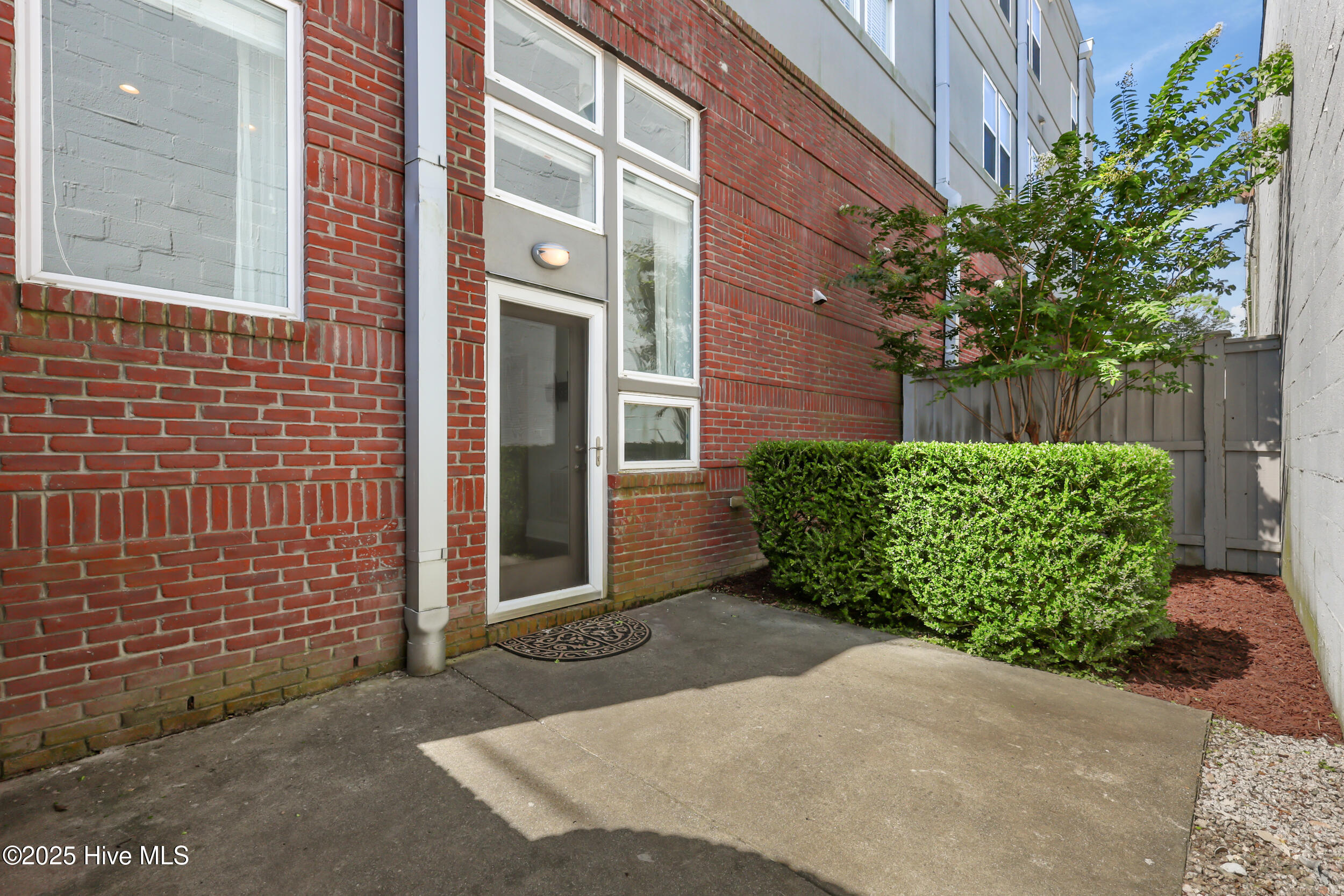 100523364 | Photo 28