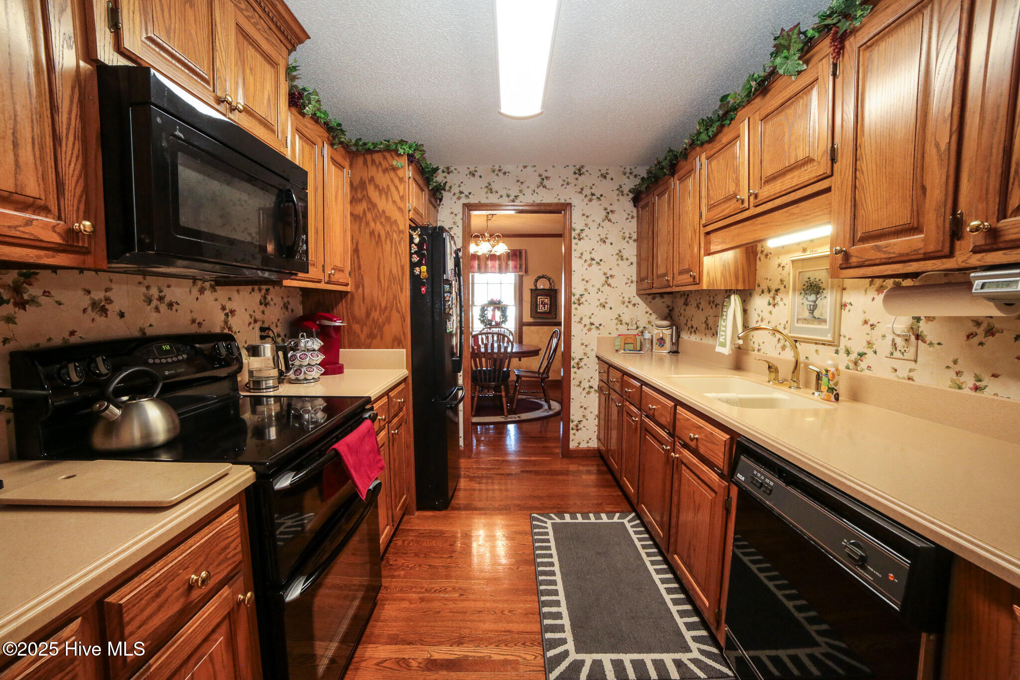 100545469 | Photo 23