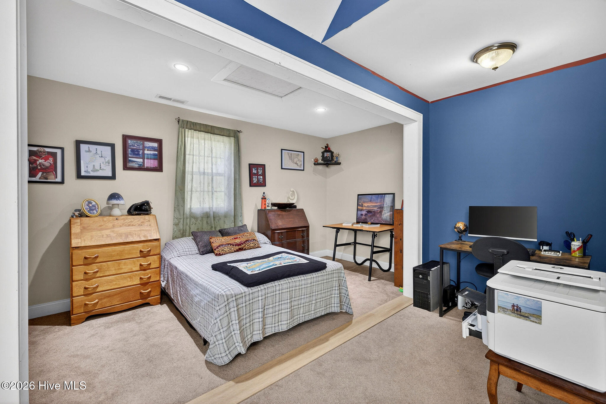 100568034 | Photo 16