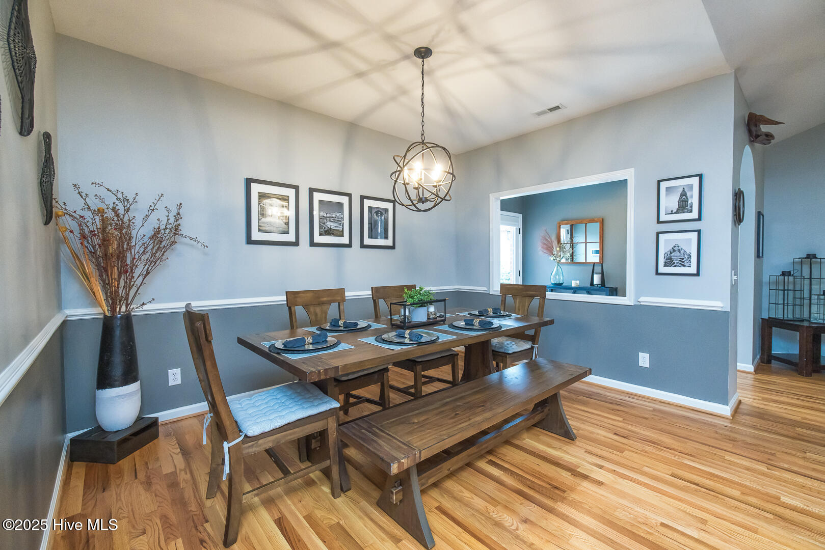 100537191 | Photo 25