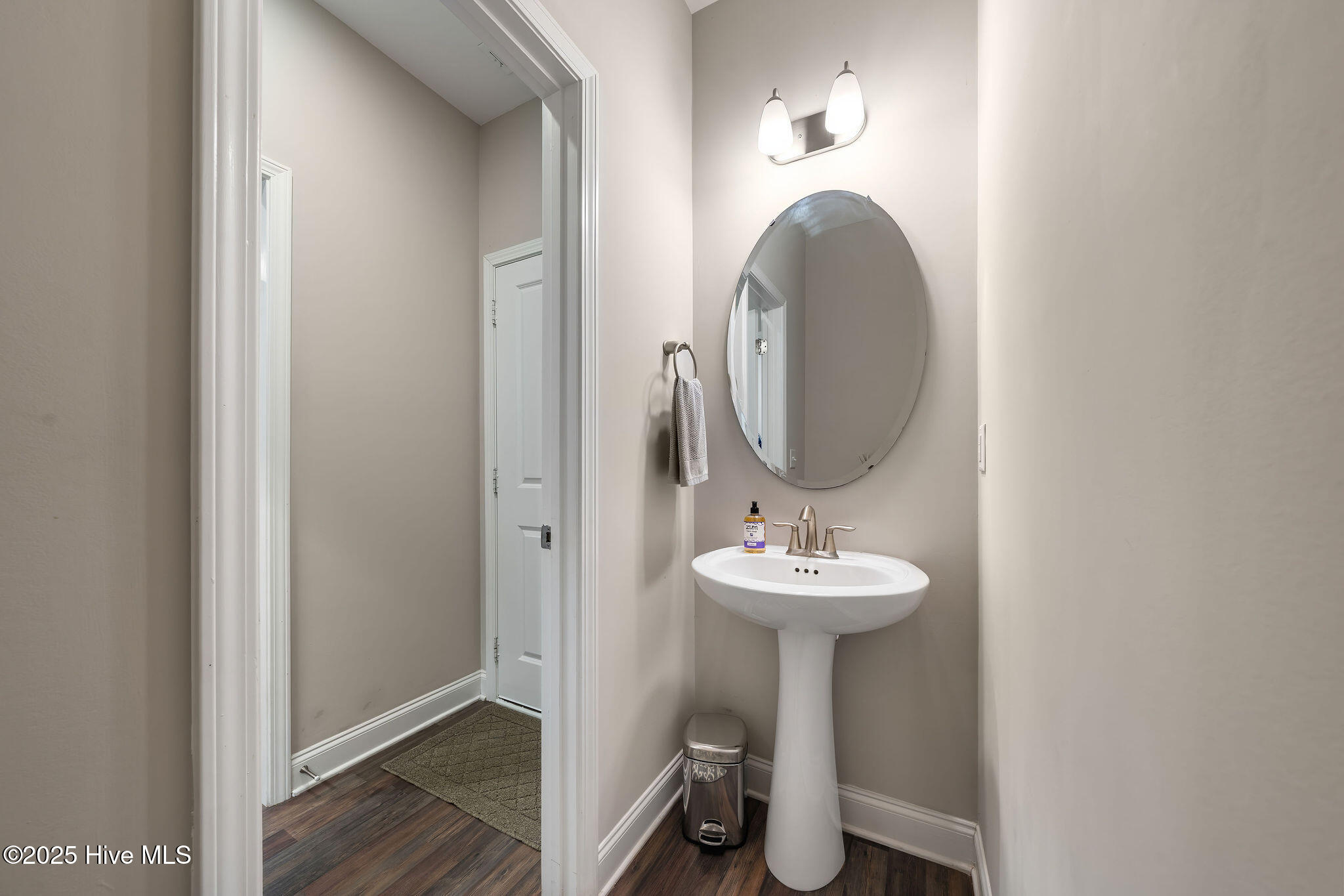 100545162 | Photo 25