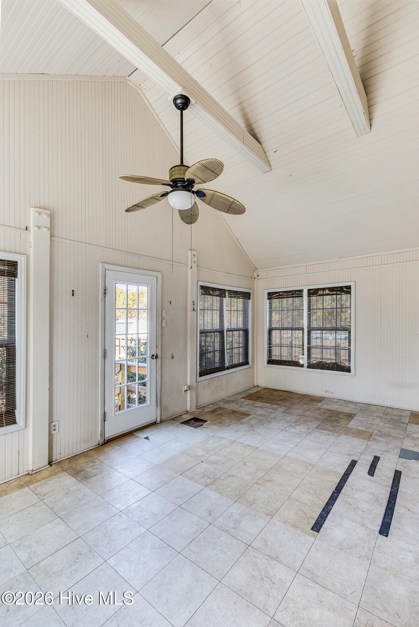 100559494 | Photo 24