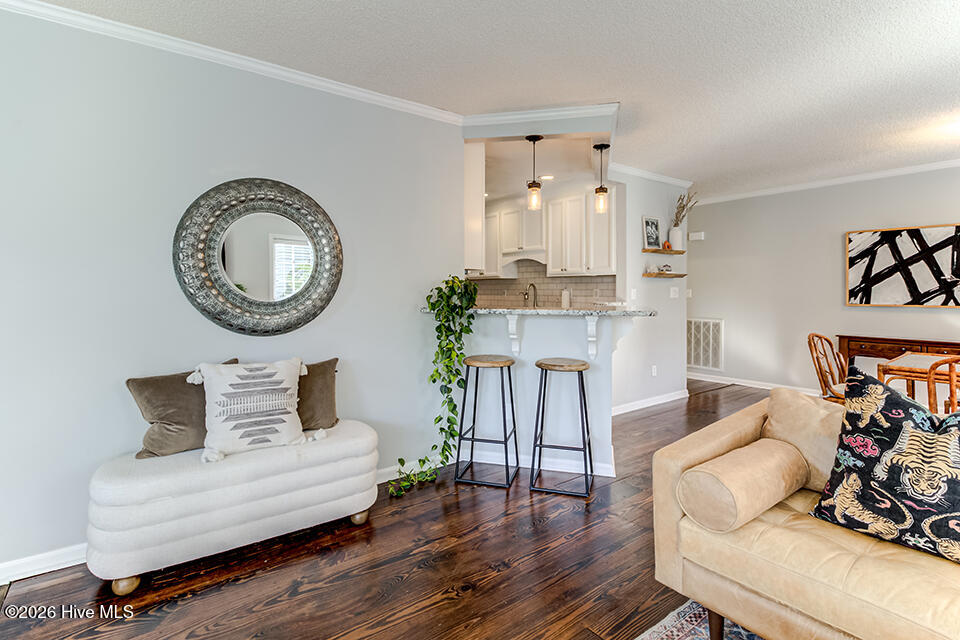 100567381 | Photo 13