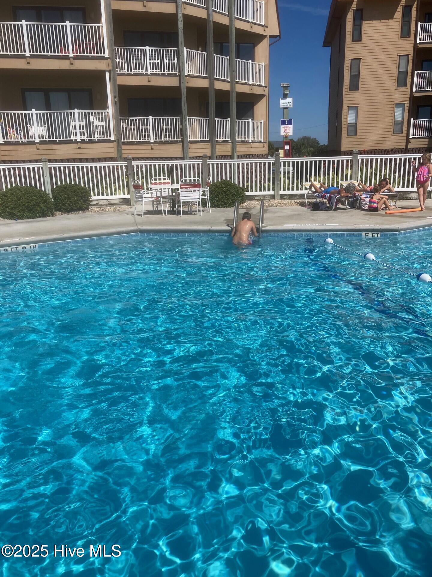 100521876 | Photo 17