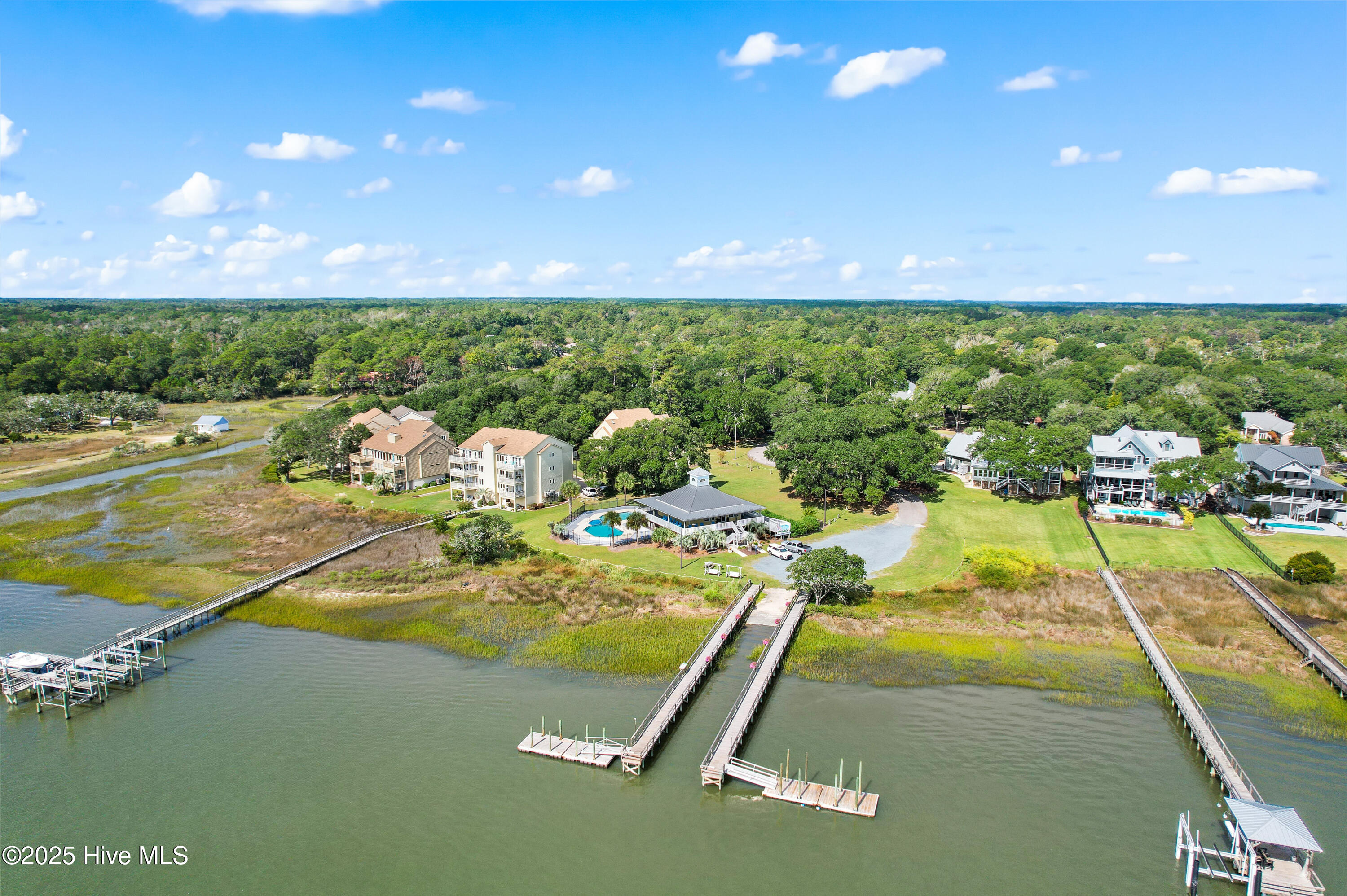 100537451 | Photo 33