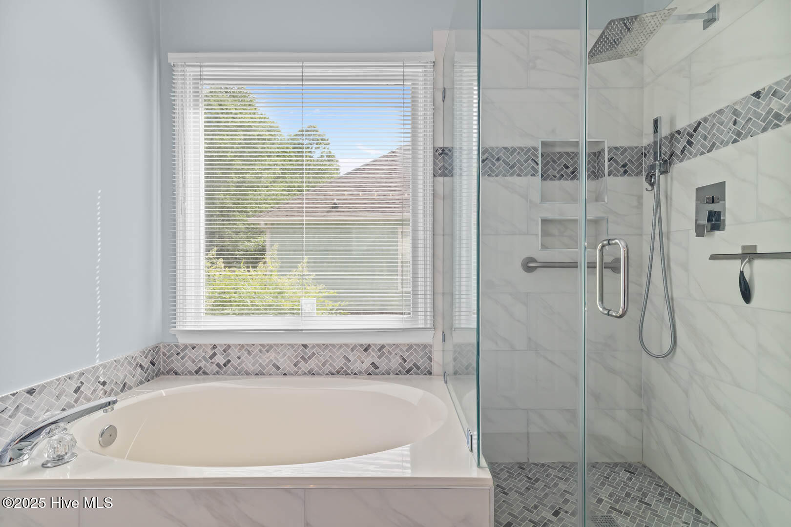 100544064 | Photo 29