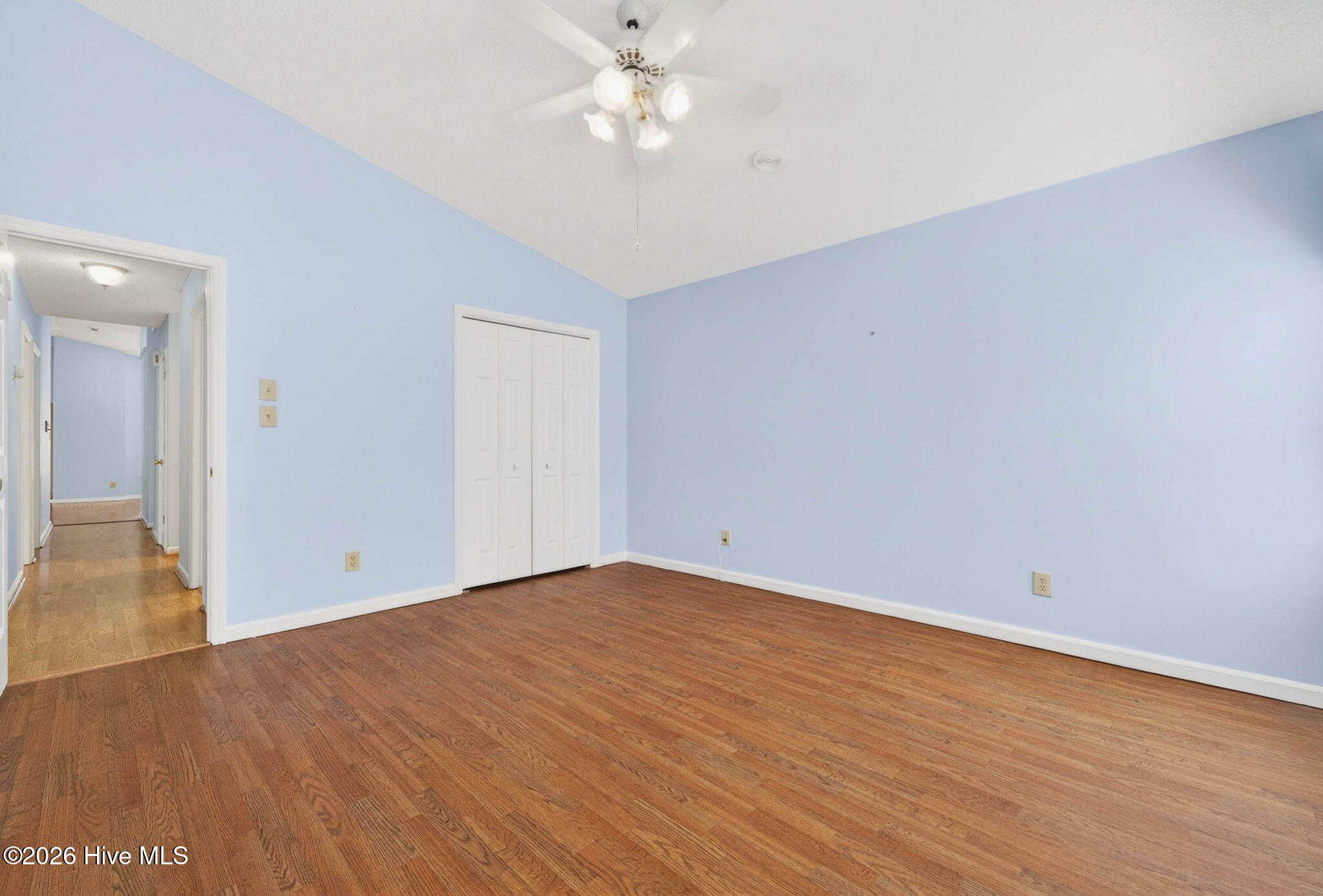 100569614 | Photo 22