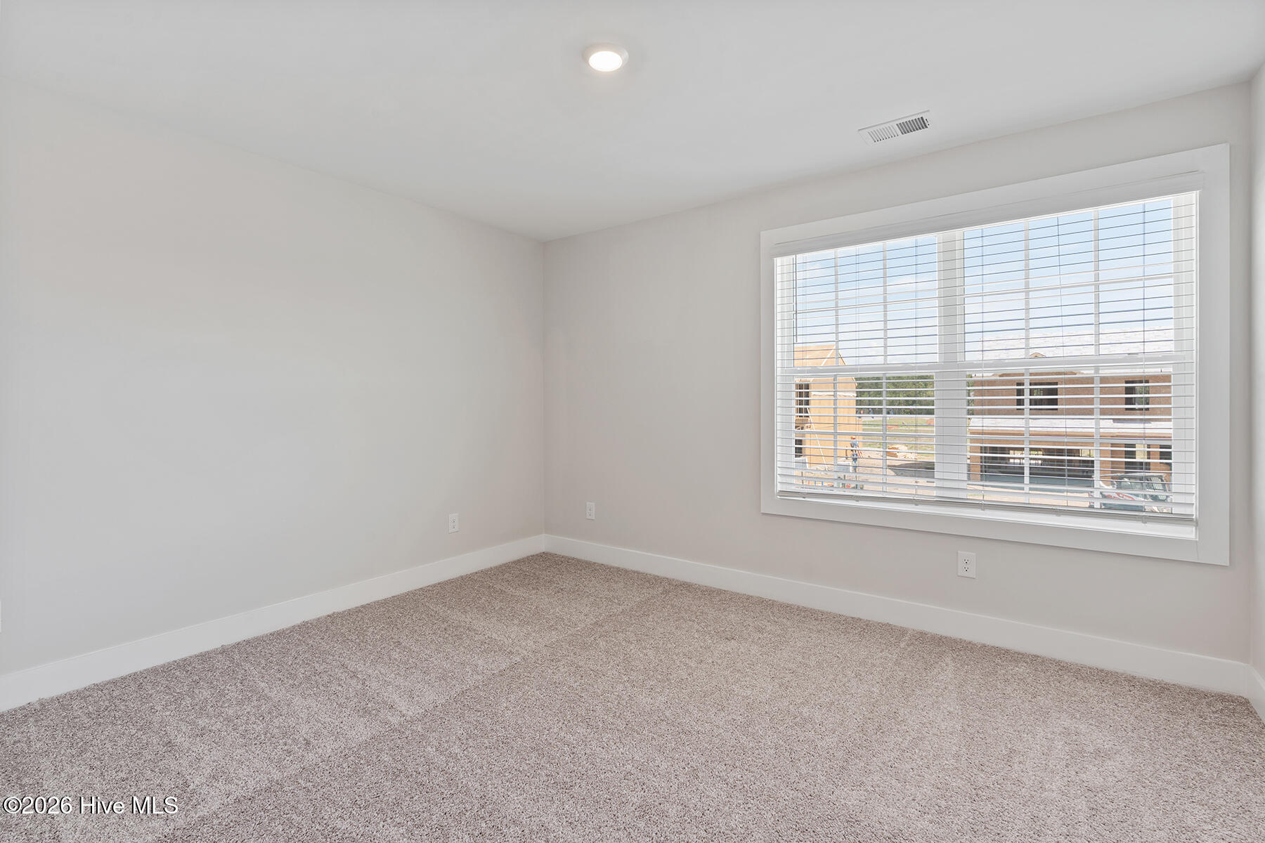 100563141 | Photo 19