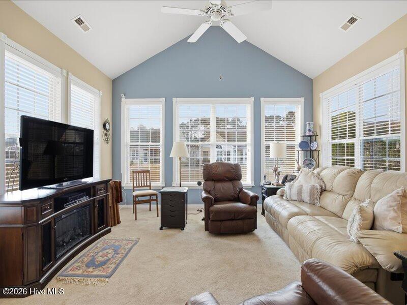 100563793 | Photo 23