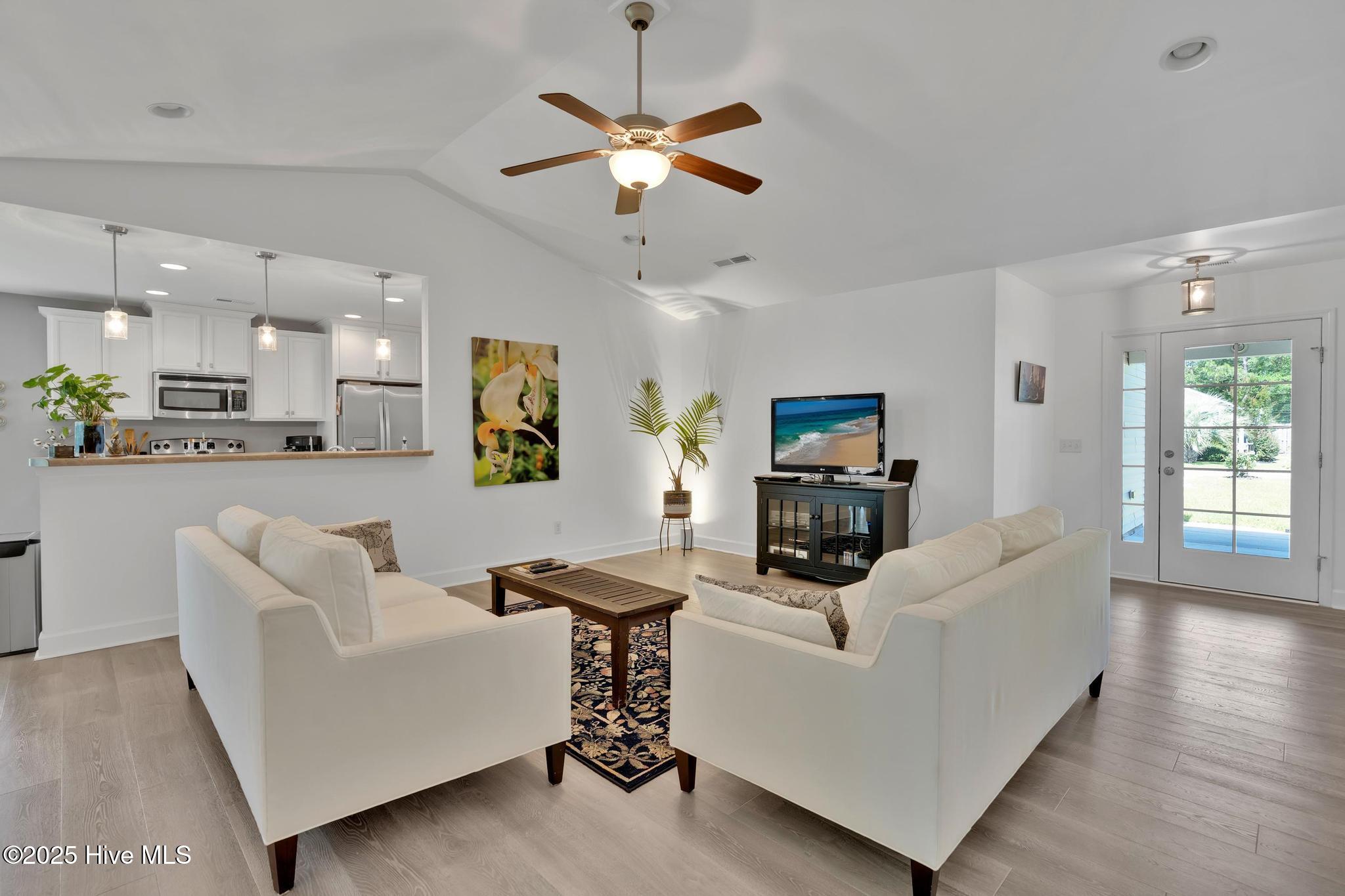 4231 Cherry Laurel Drive SE, Southport, NC 28461 – photo 7: 4231 Cherry Laurel Dr-8
