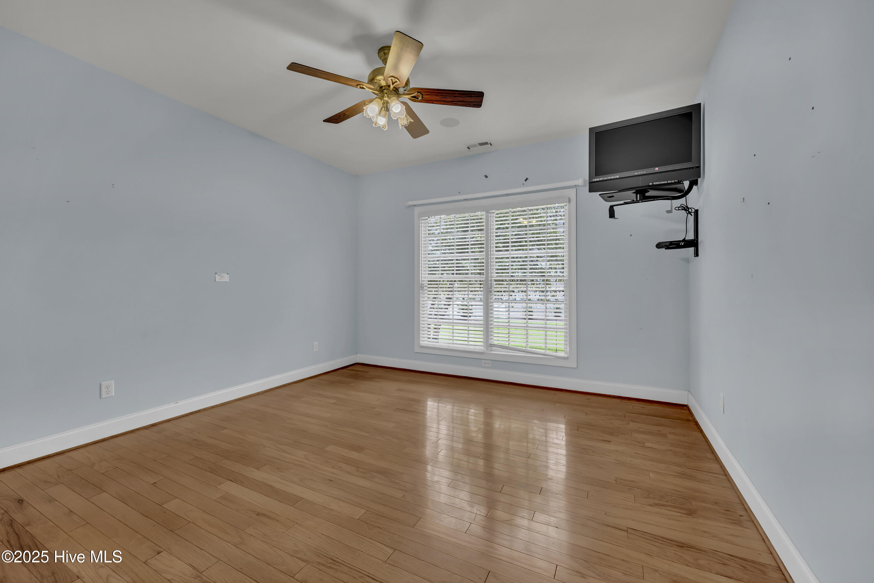 100530191 | Photo 21