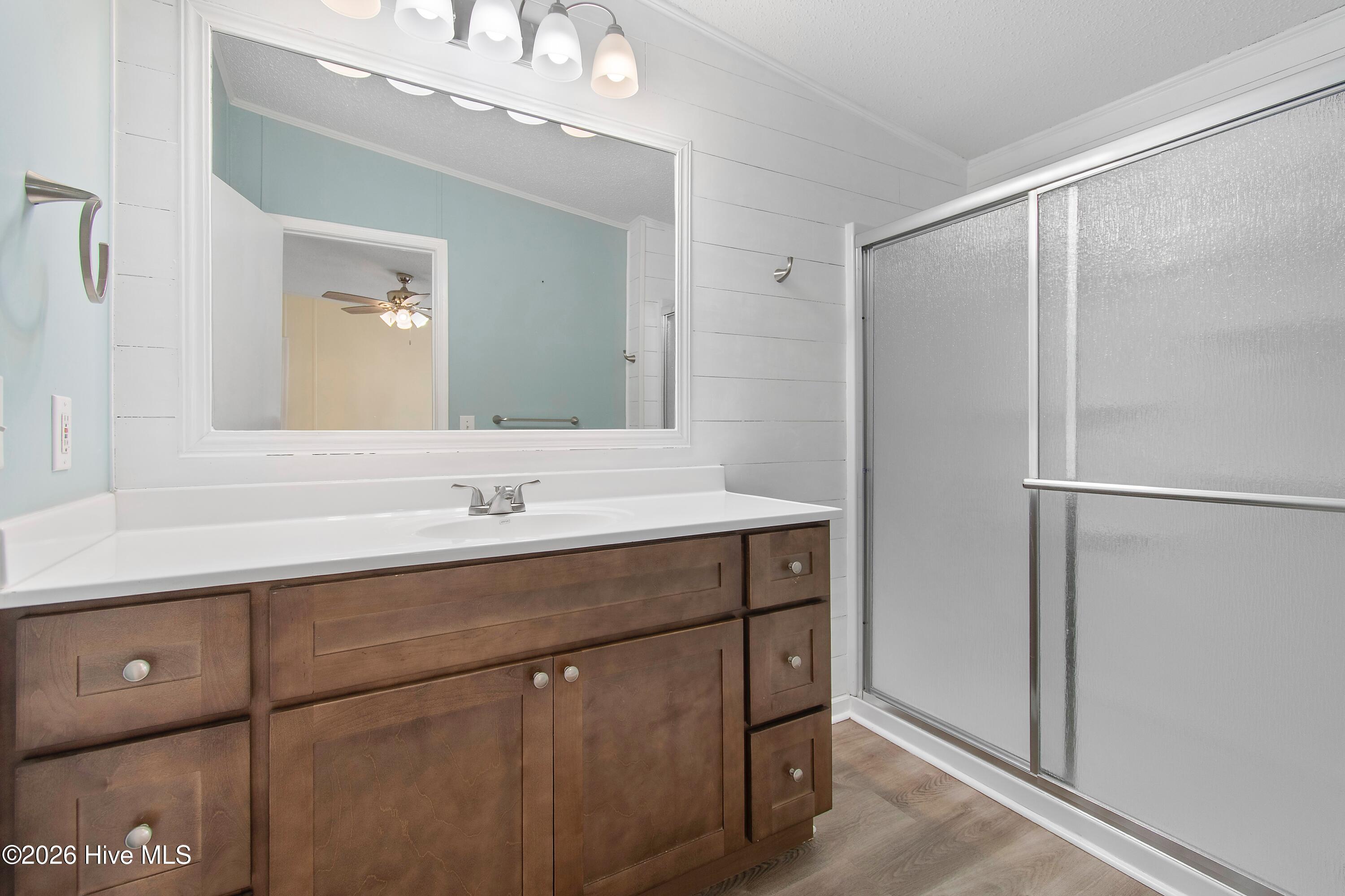 100553657 | Photo 18