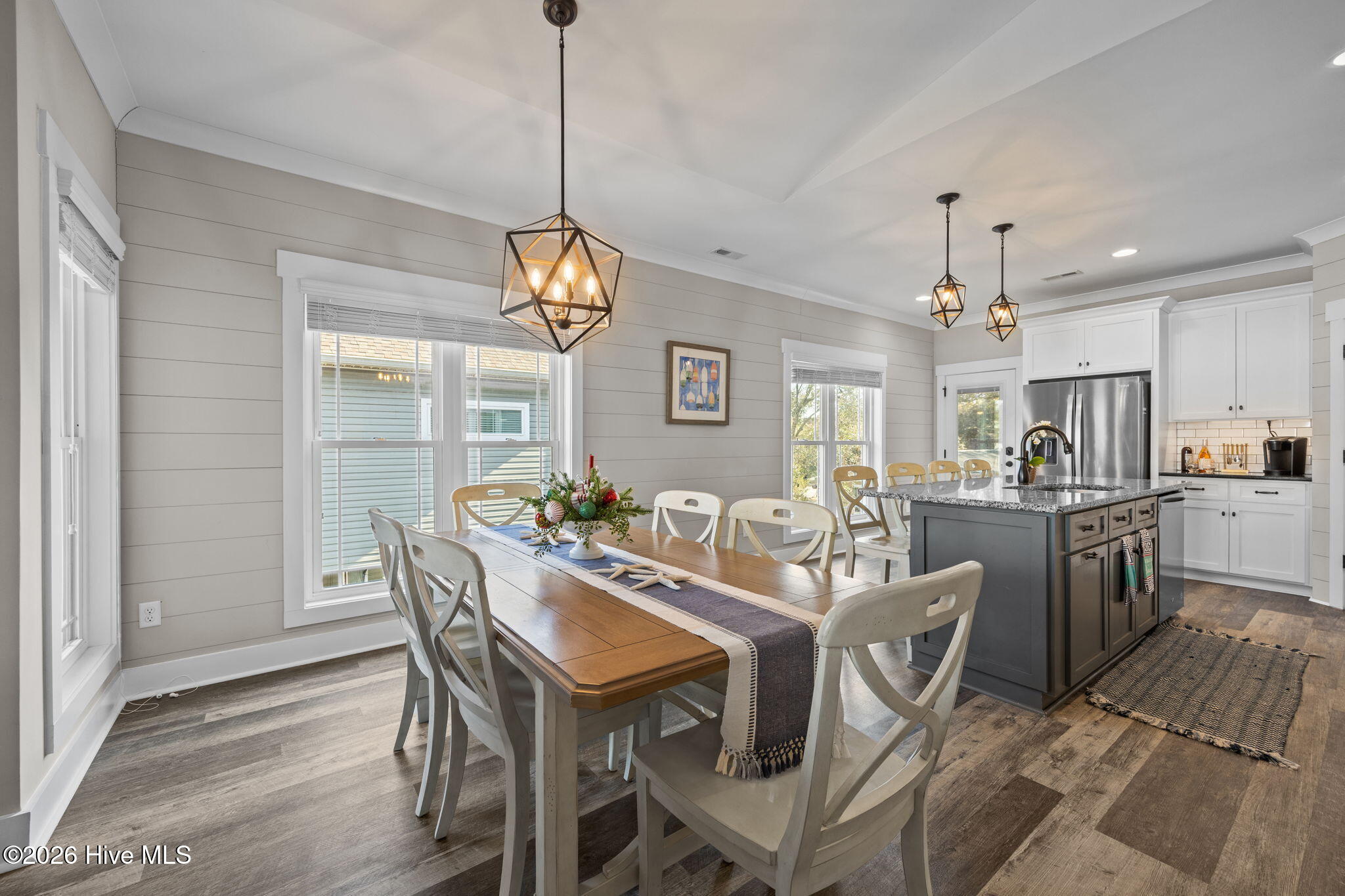 100548443 | Photo 16