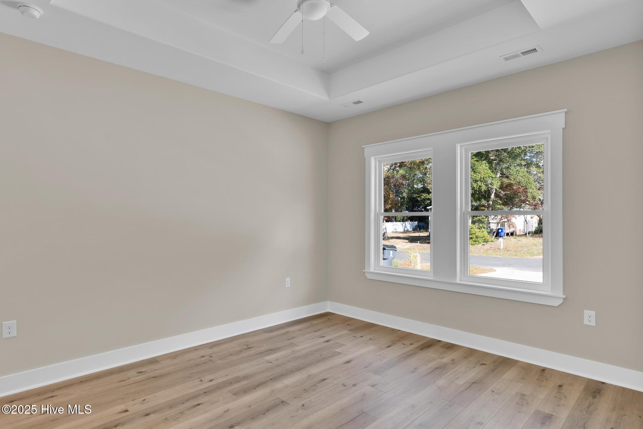 100527494 | Photo 15