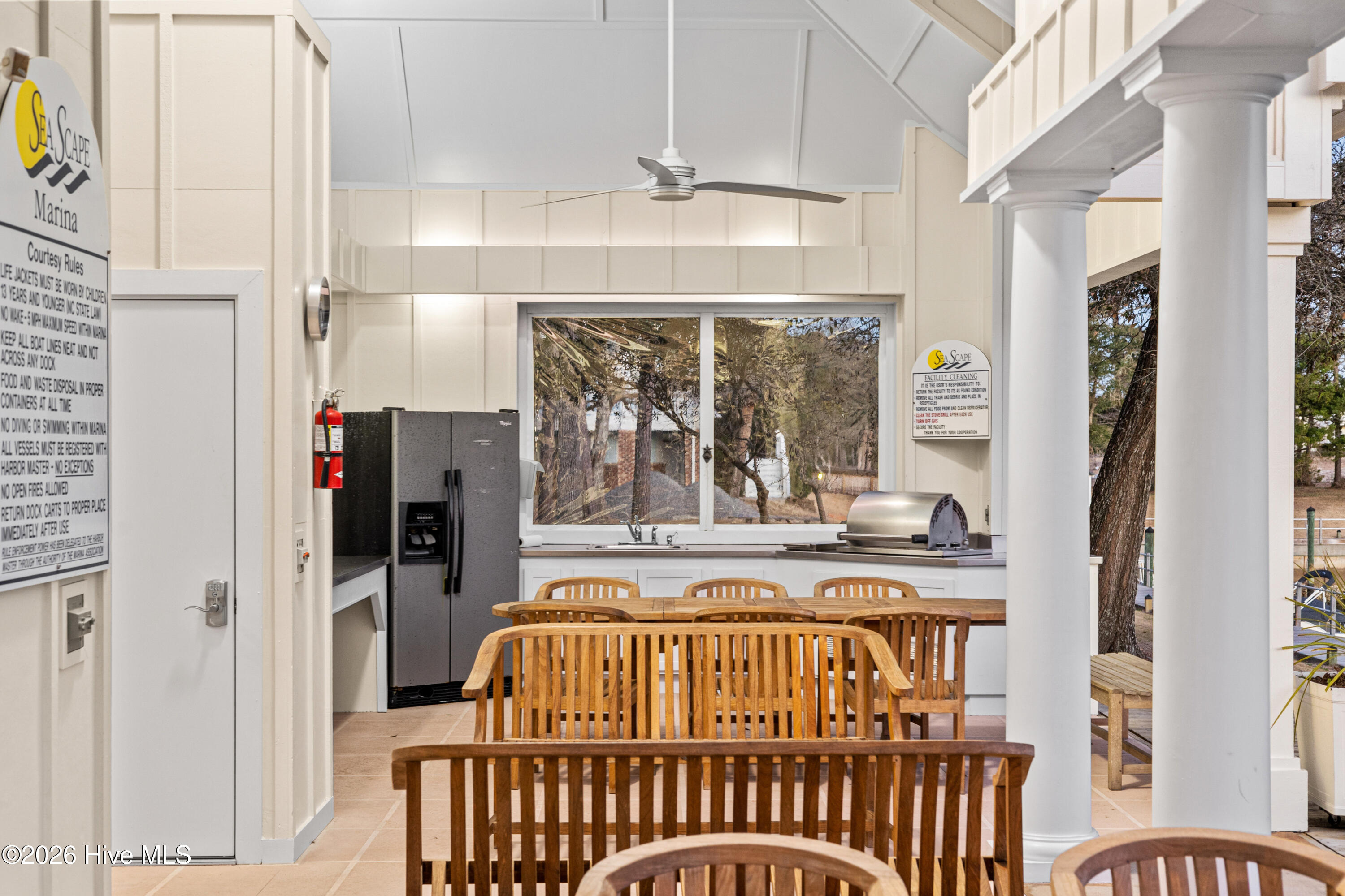 100560596 | Photo 73