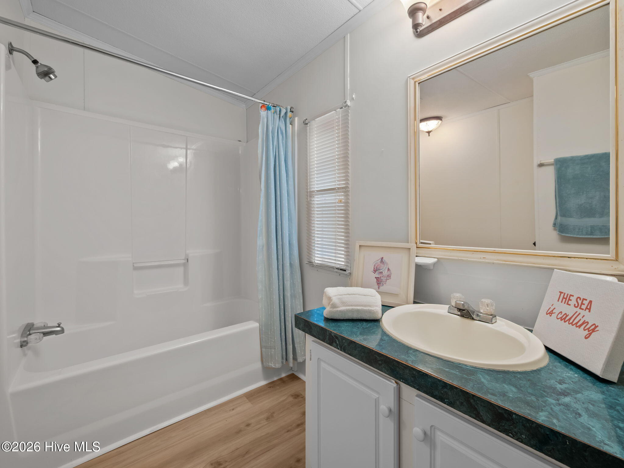 100548525 | Photo 20