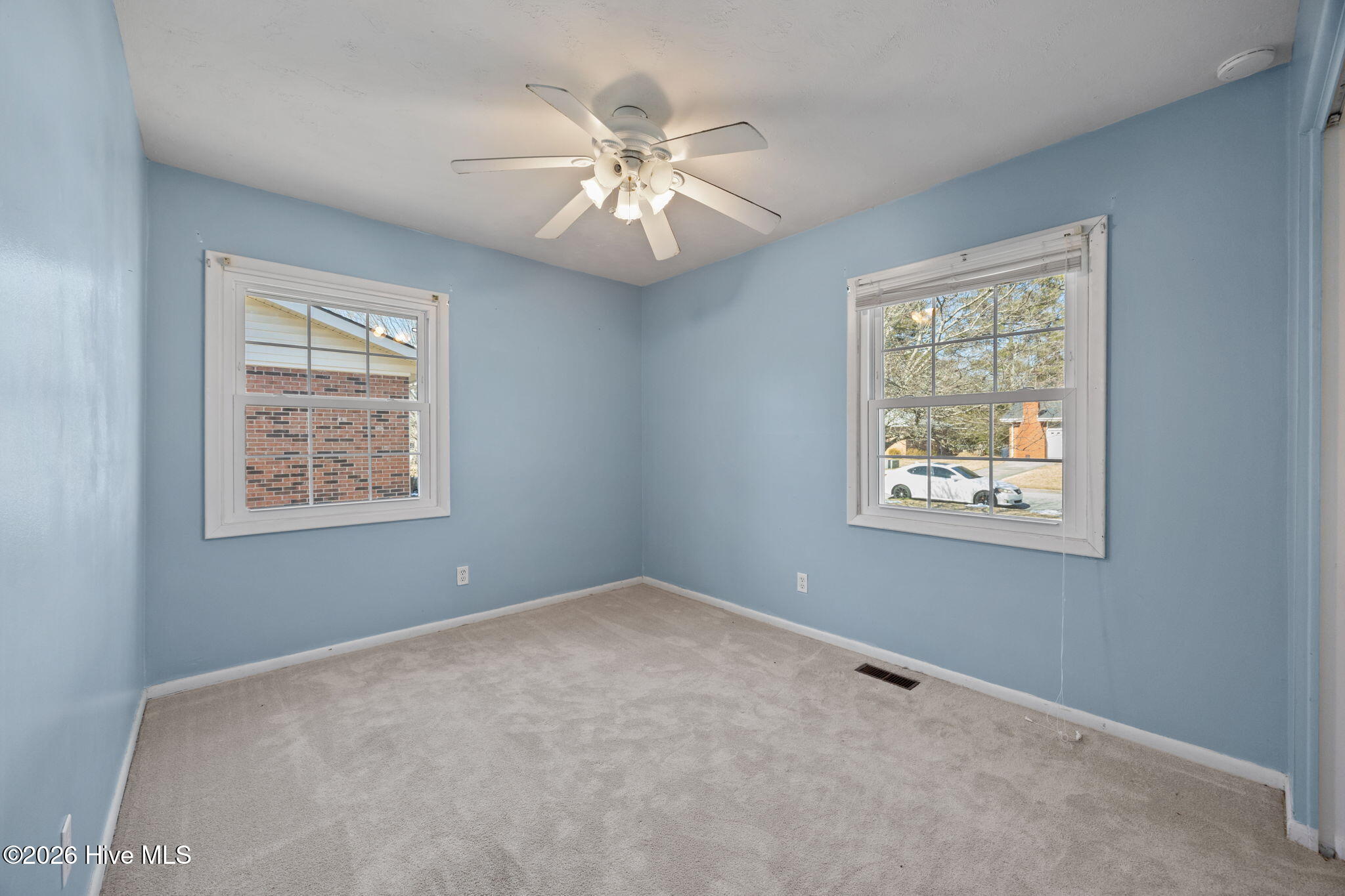 100553849 | Photo 24